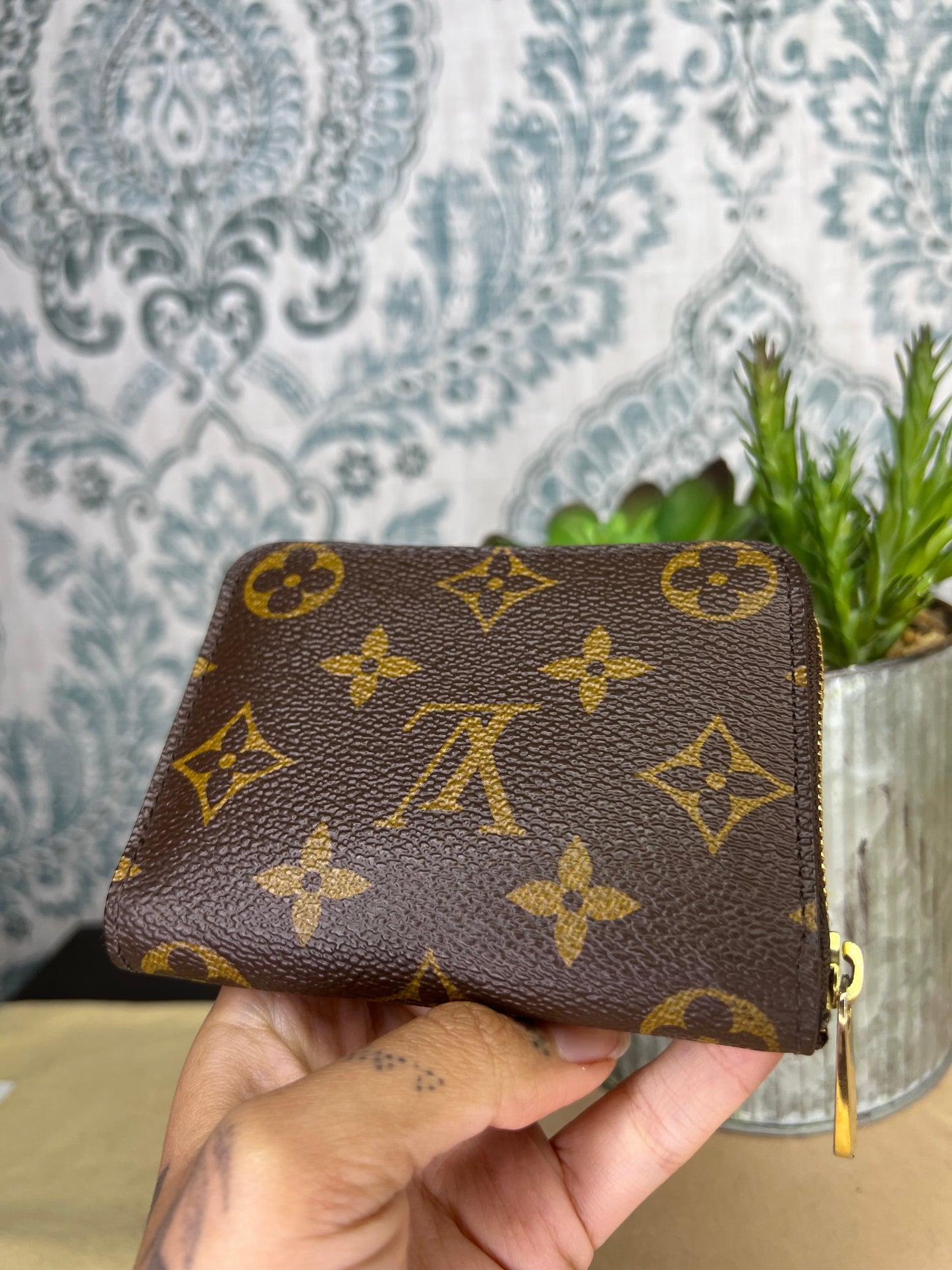 Louis Vuitton Zippy Coin Purse / Compact Wallet