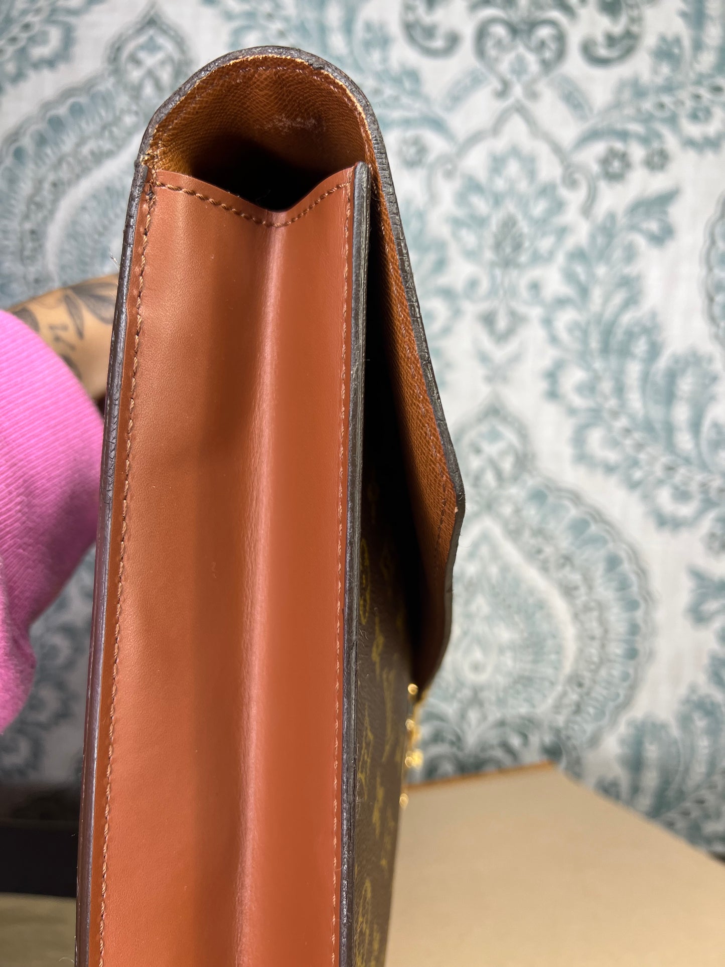 Louis Vuitton Porte Documents Bandouliere