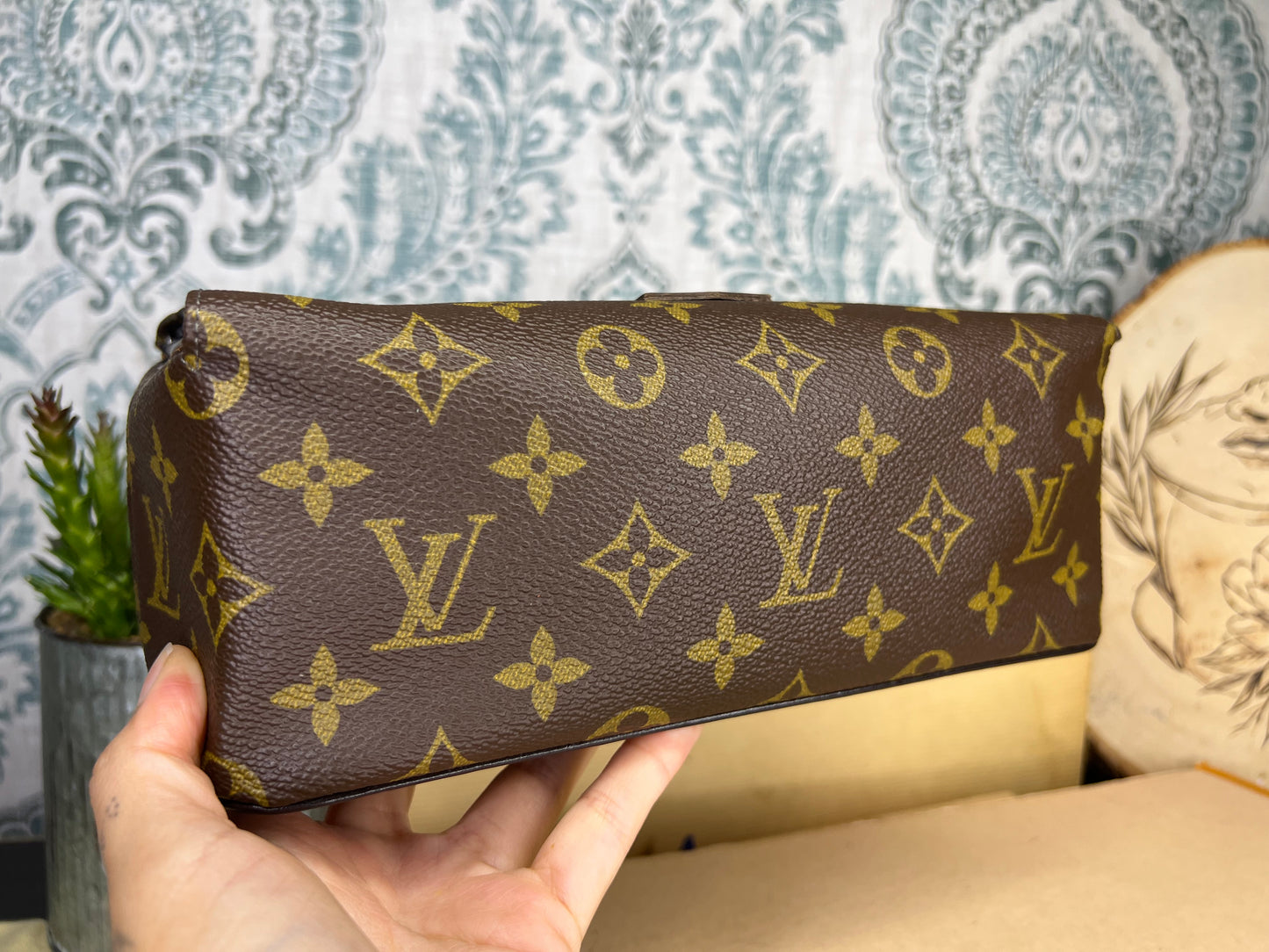 Louis Vuitton Toiletry / Dopp Kit
