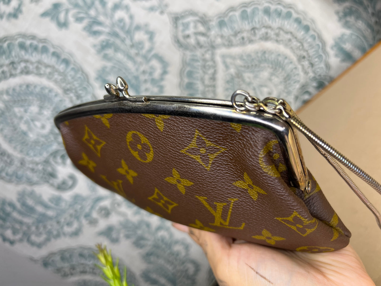 Louis Vuitton French Company Kisslock Pouch