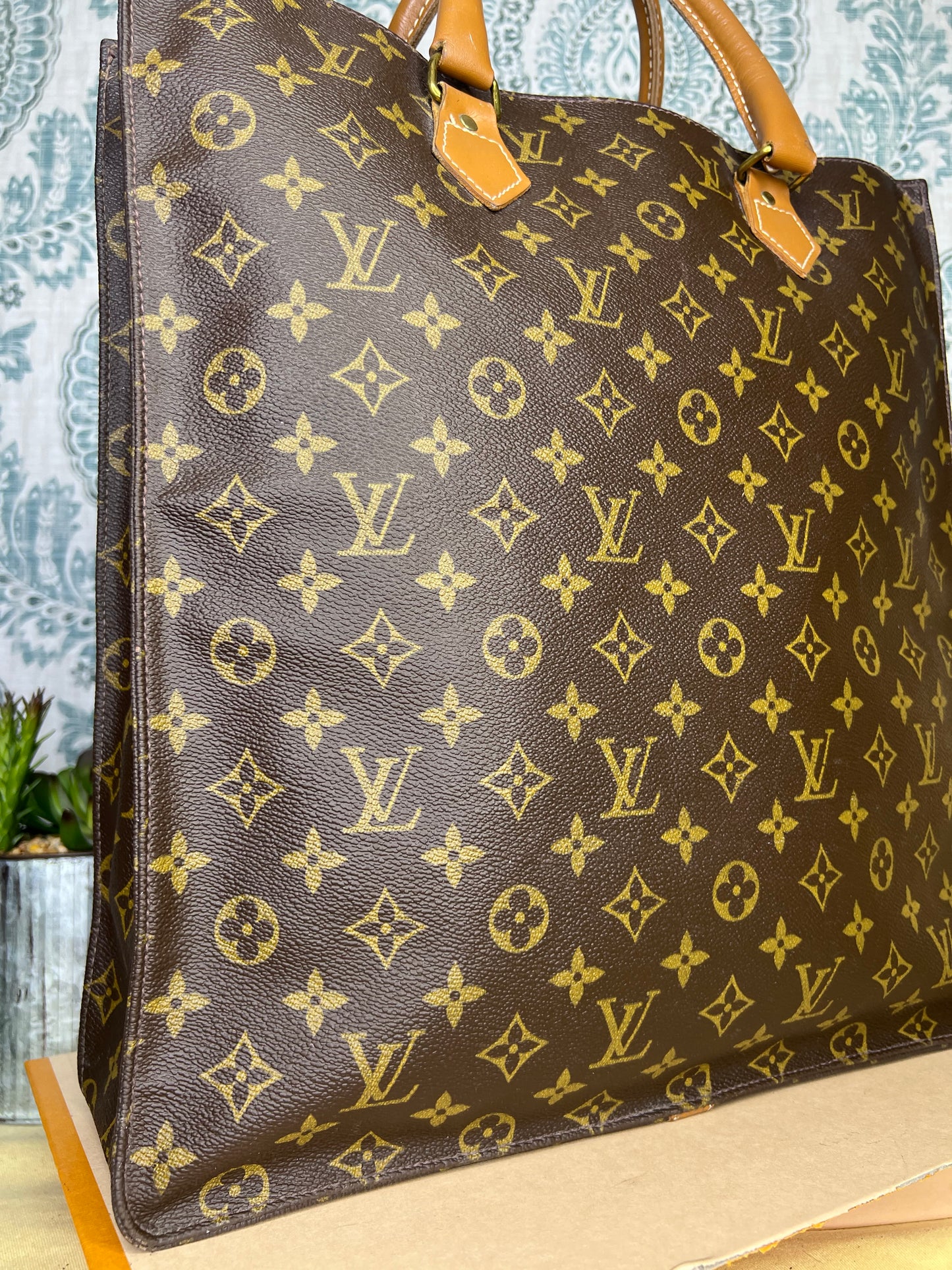 Louis Vuitton French Company Sac Plat