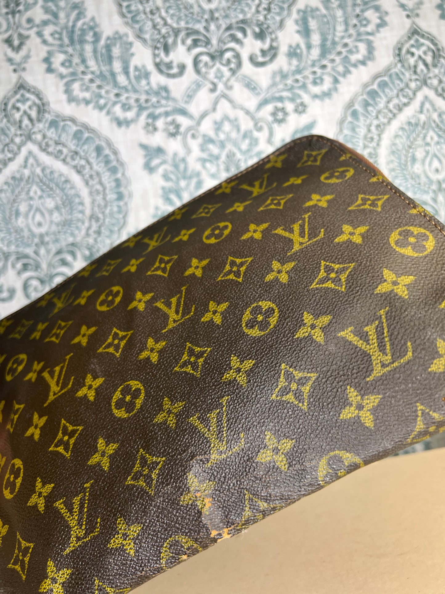 Louis Vuitton Poche Documents PM