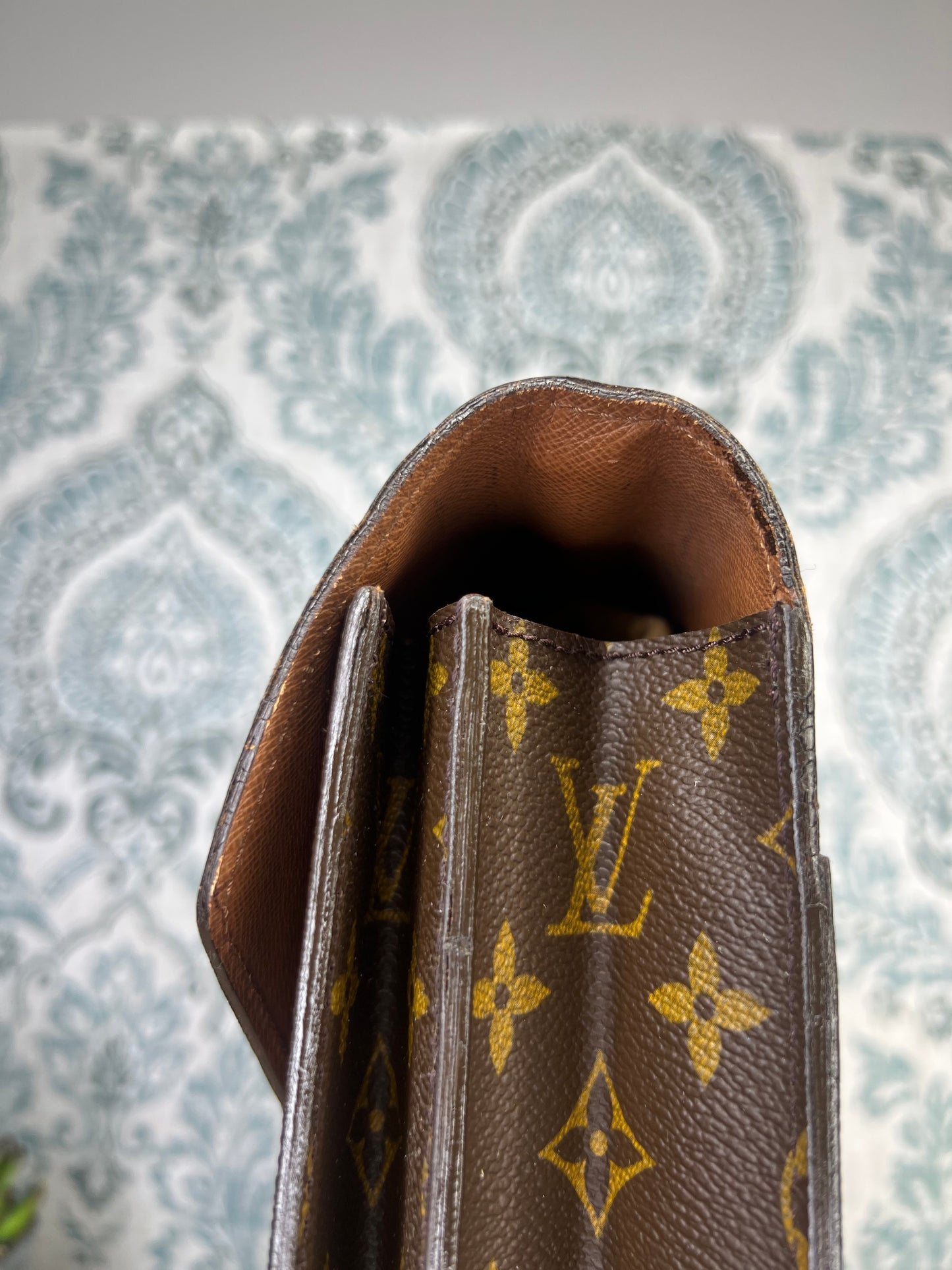 Louis Vuitton Serviette Conseiller Briefcase