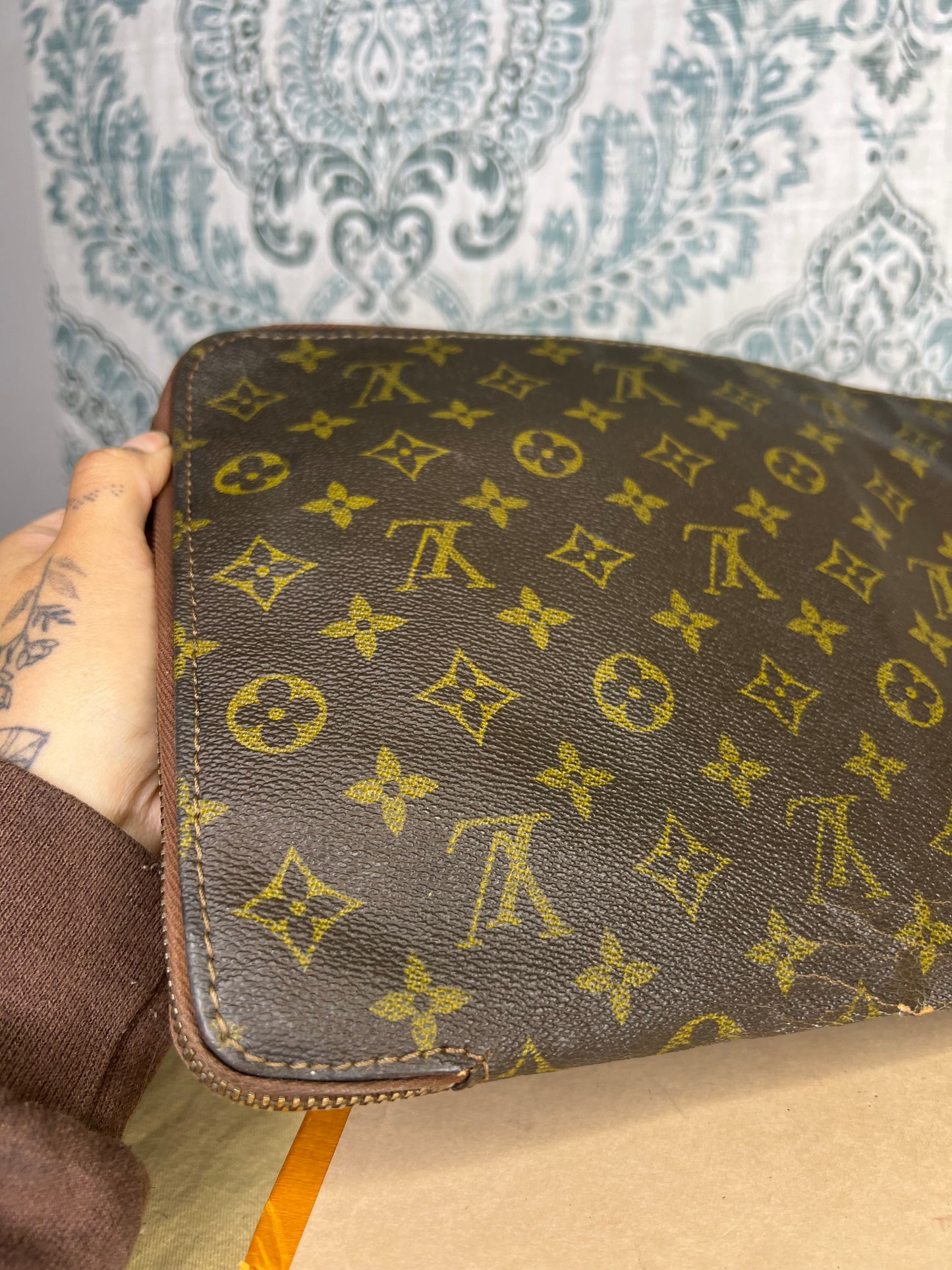 Louis Vuitton Poche Documents PM