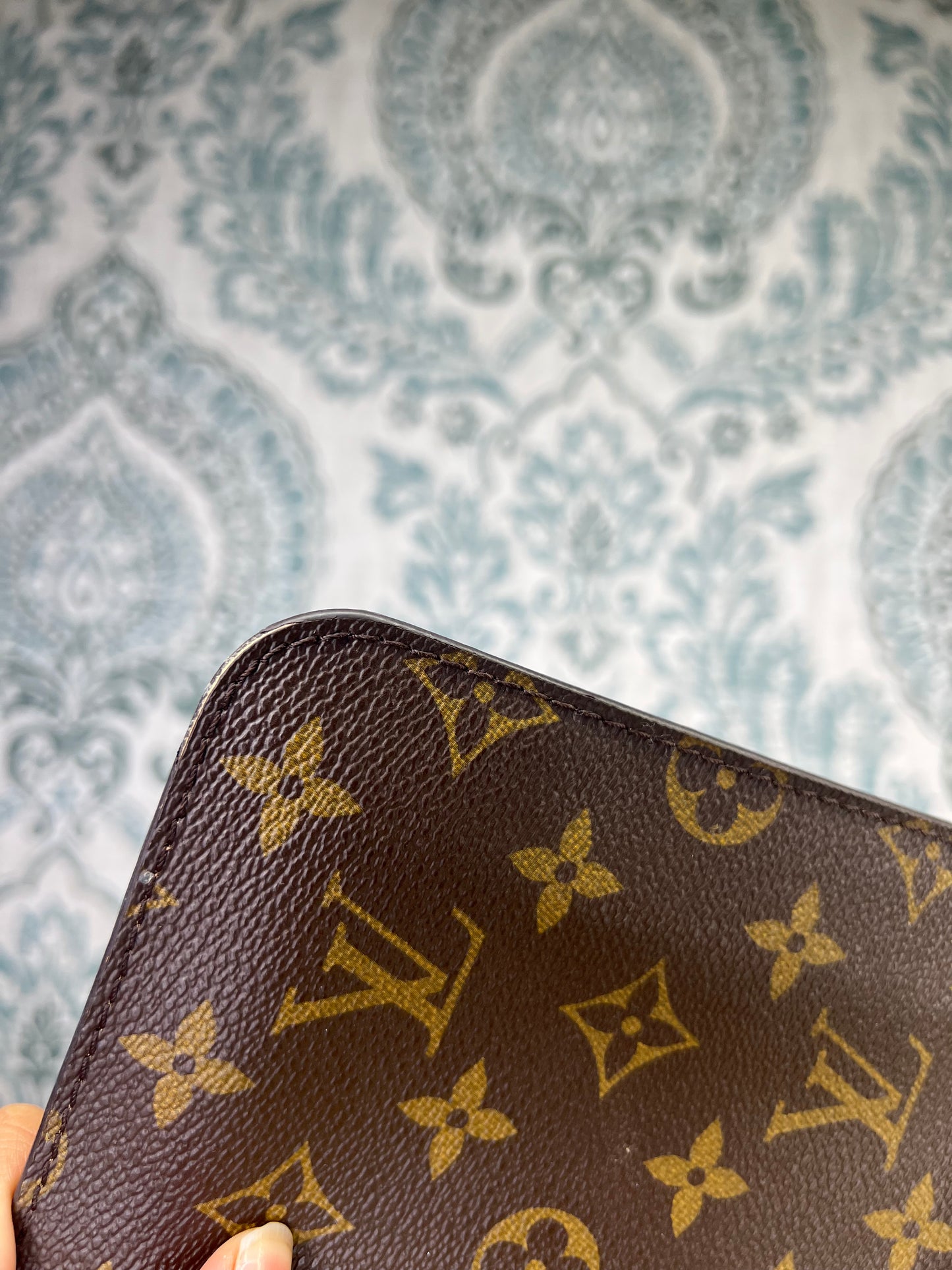 Louis Vuitton Neverfull MM Pochette