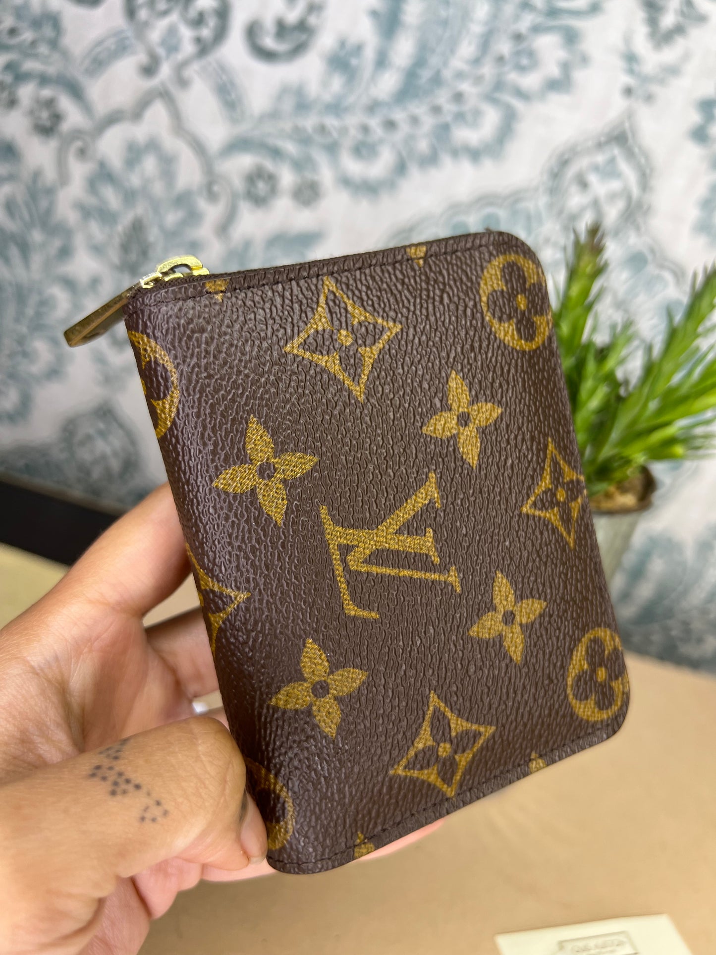Louis Vuitton Zippy Coin Purse / Compact Wallet
