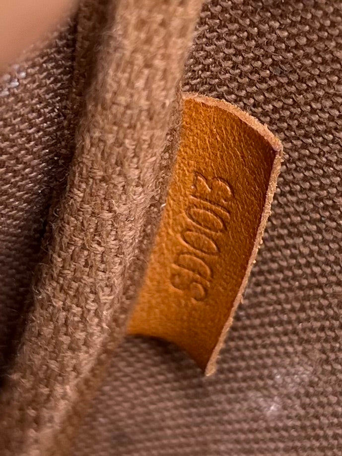 Louis Vuitton Bucket Pochette #1