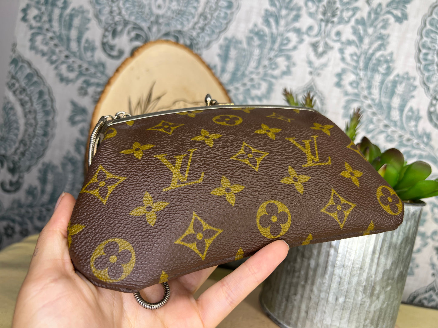 French Company Kisslock Pouch