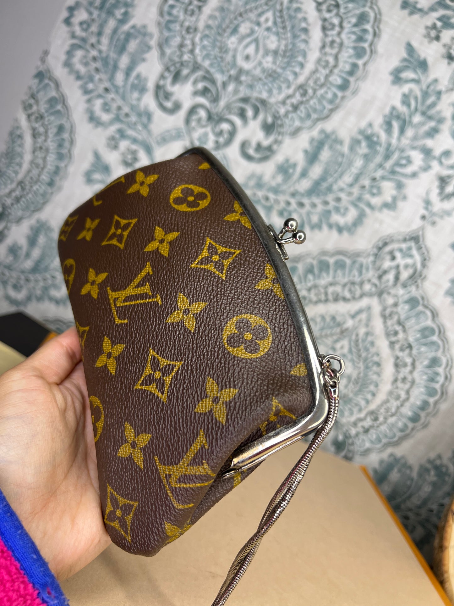 Louis Vuitton Kisslock Wristlet
