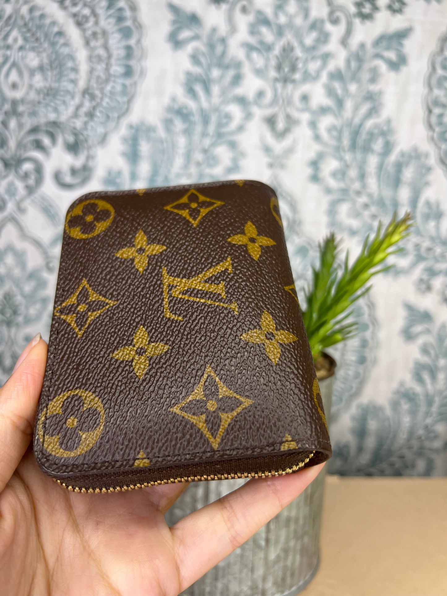 Louis Vuitton Zippy Coin Purse / Compact Wallet
