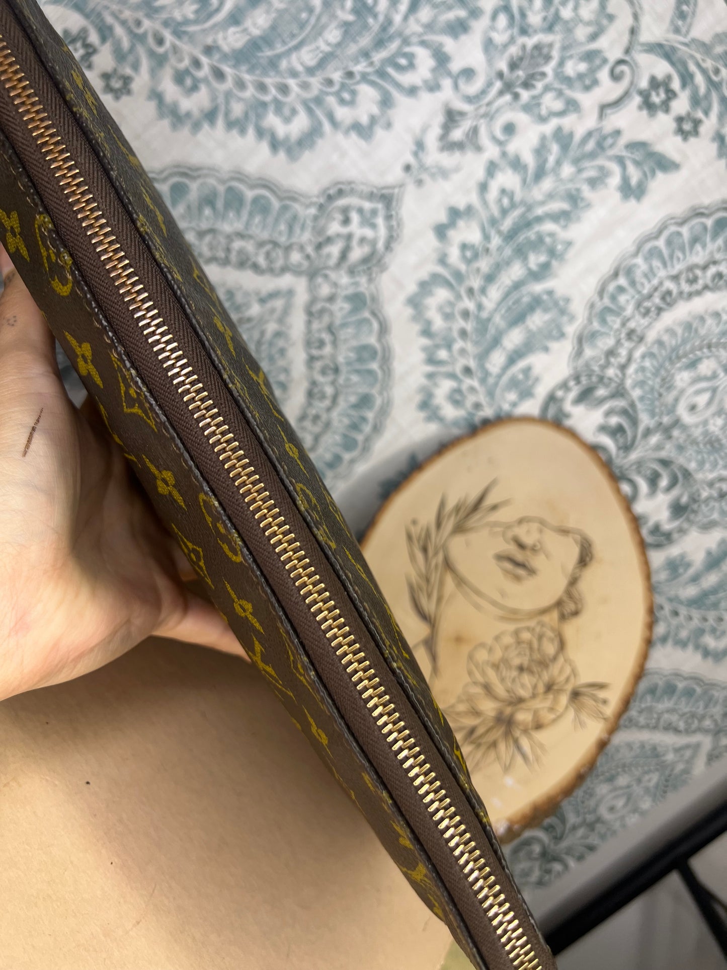 Louis Vuitton Poche Documents