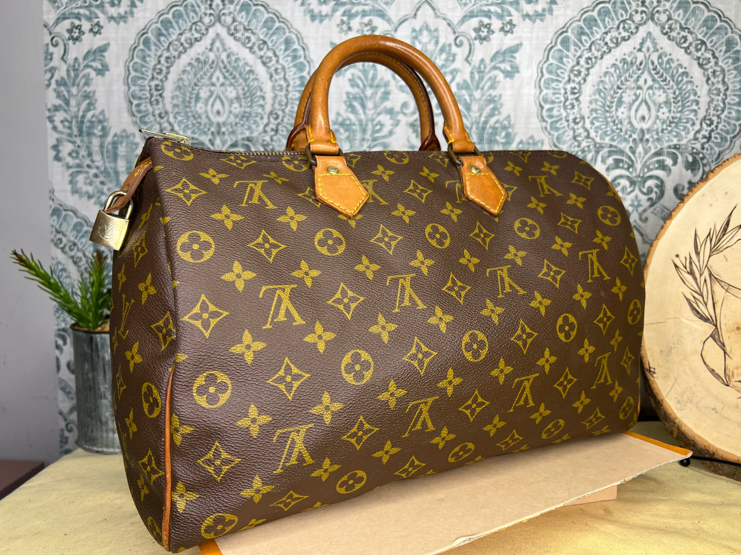 Louis Vuitton Speedy 35