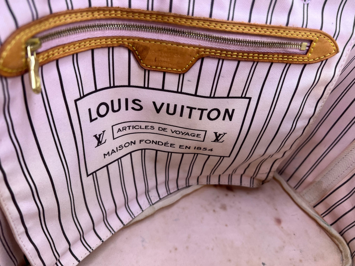 Louis Vuitton Neverfull MM Rose Ballerine