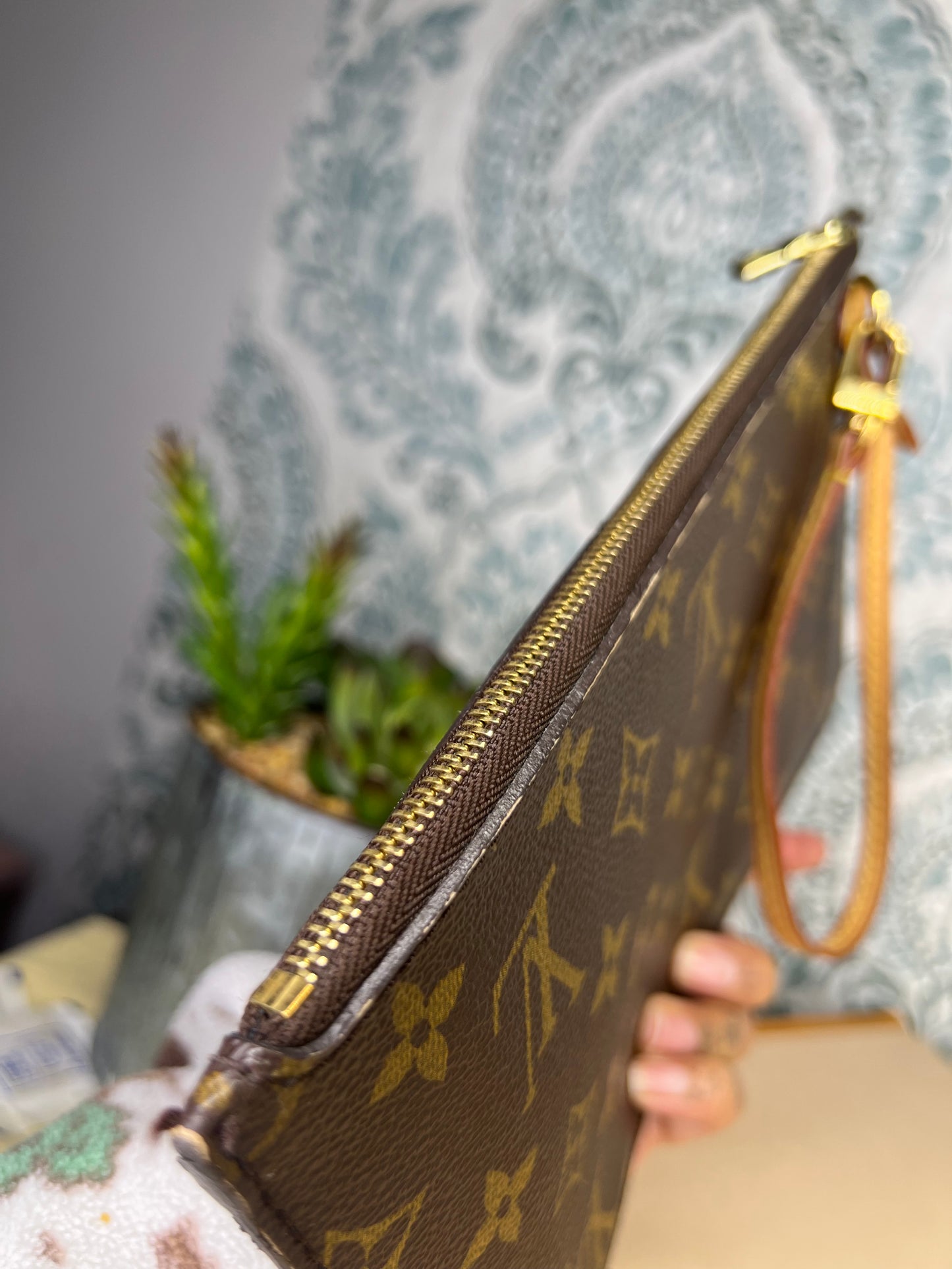 Louis Vuitton Neverfull MM Pochette