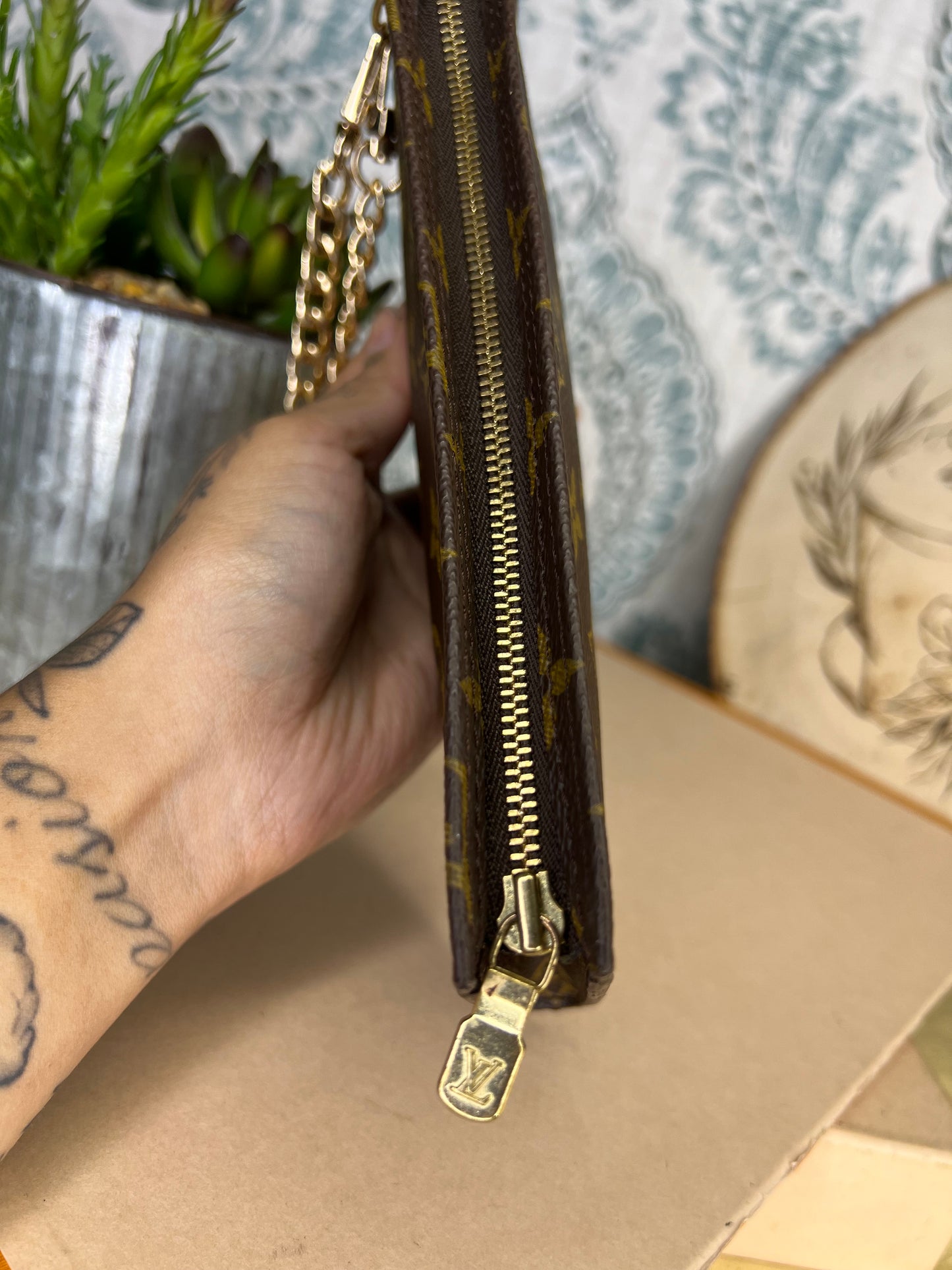 Louis Vuitton Bucket GM Pouch