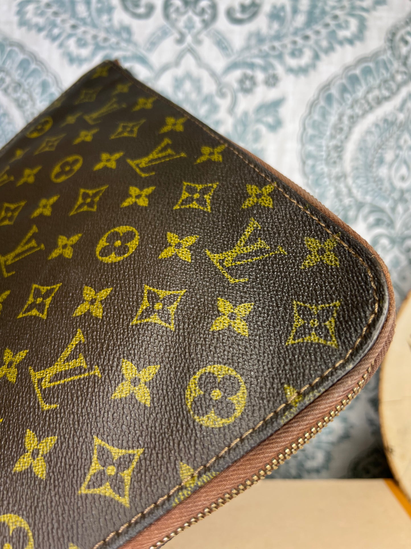 Louis Vuitton Poche Documents PM