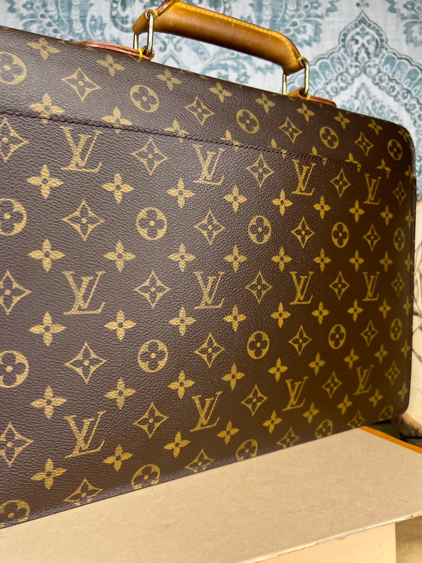 Louis Vuitton Serviette Conseiller Briefcase
