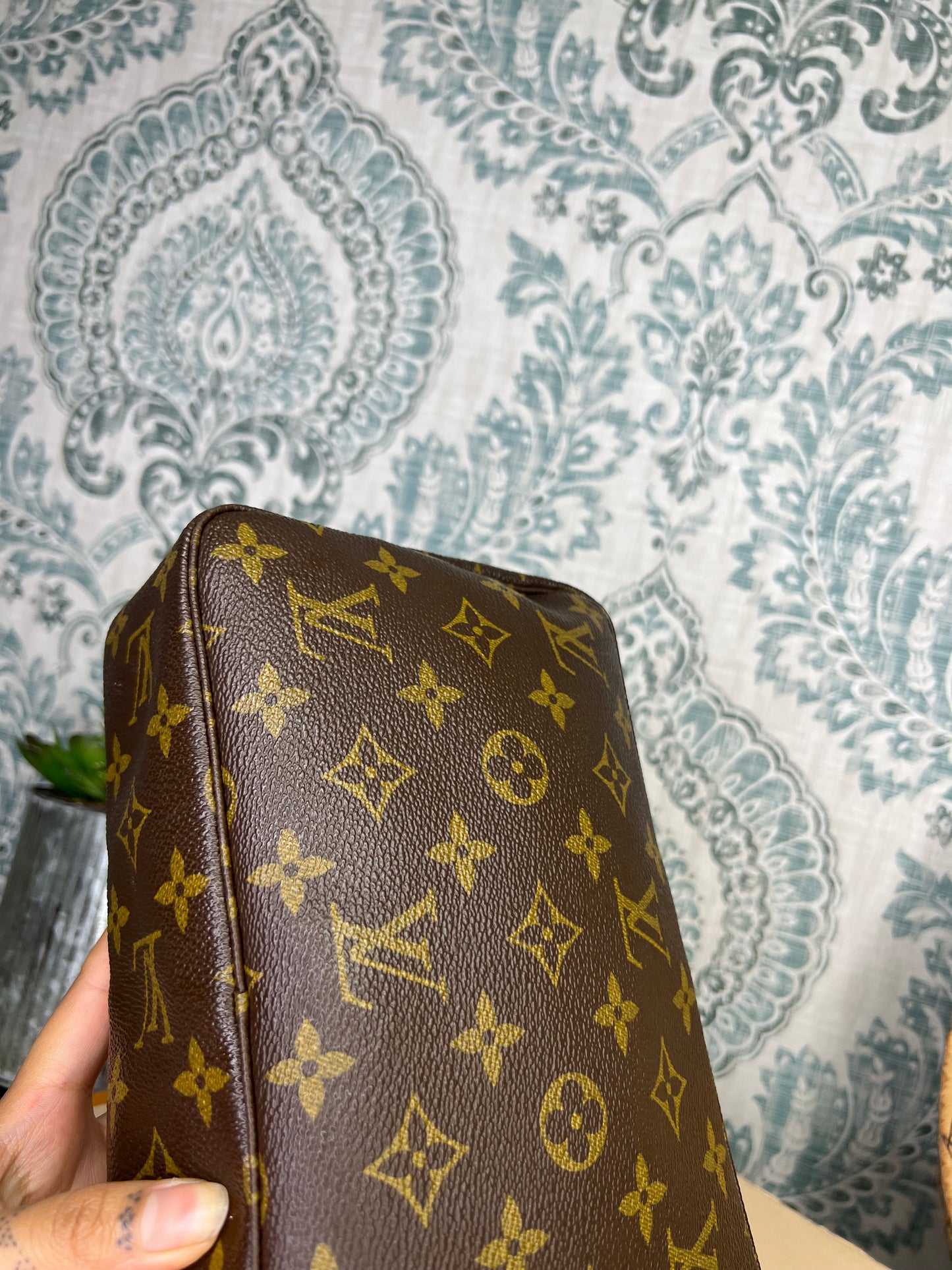 Louis Vuitton Trousse 23