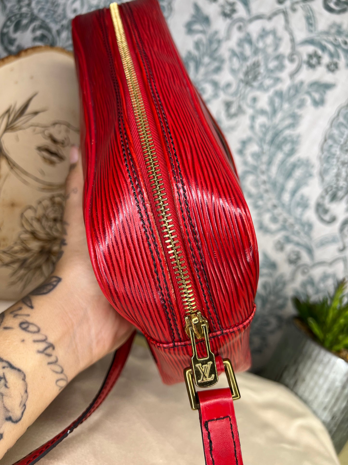 Trocadero 27 Red Epi