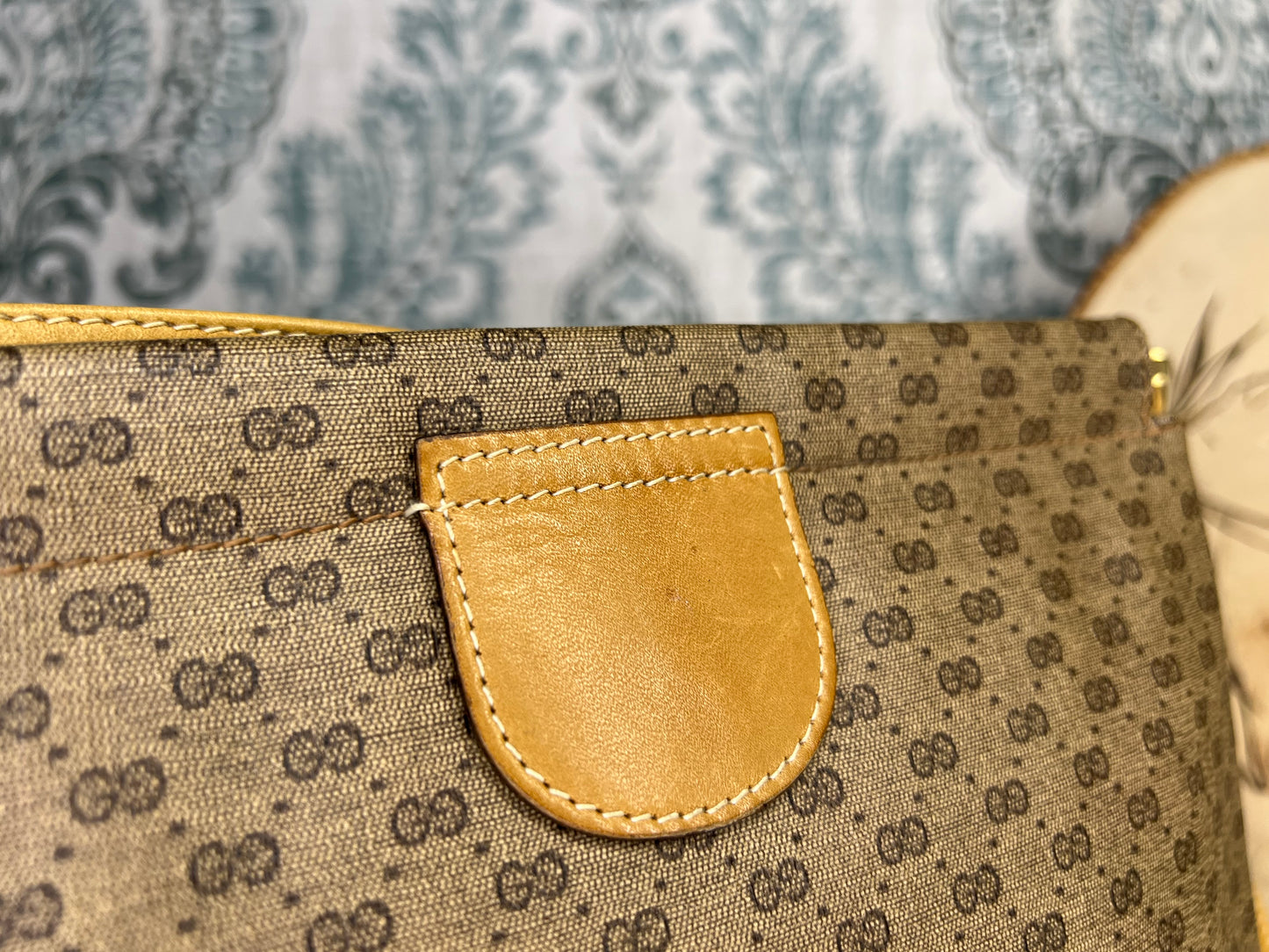 Micro Gucci Tan Vintage Crossbody