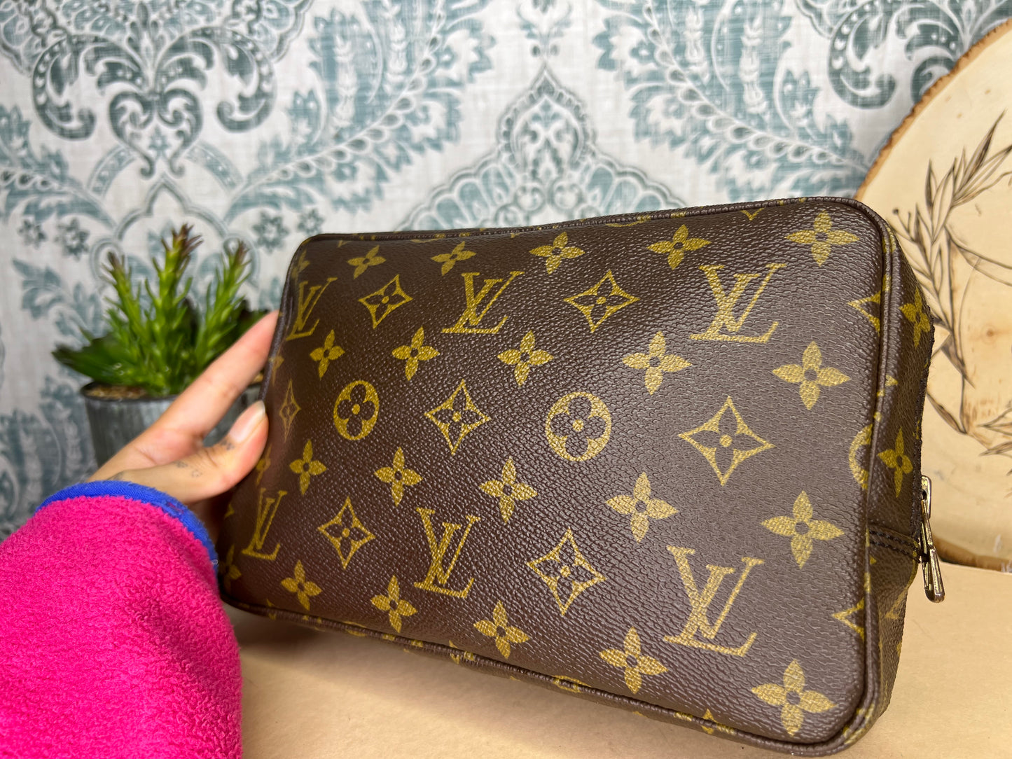 Louis Vuitton Trousse 23