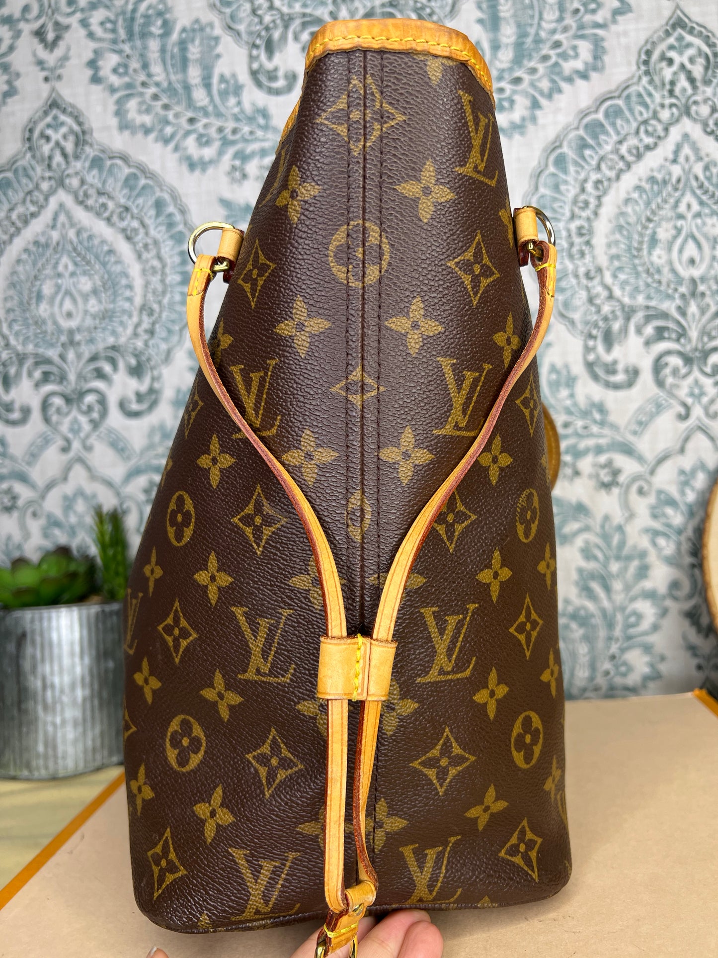 Louis Vuitton Neverfull Pivoine