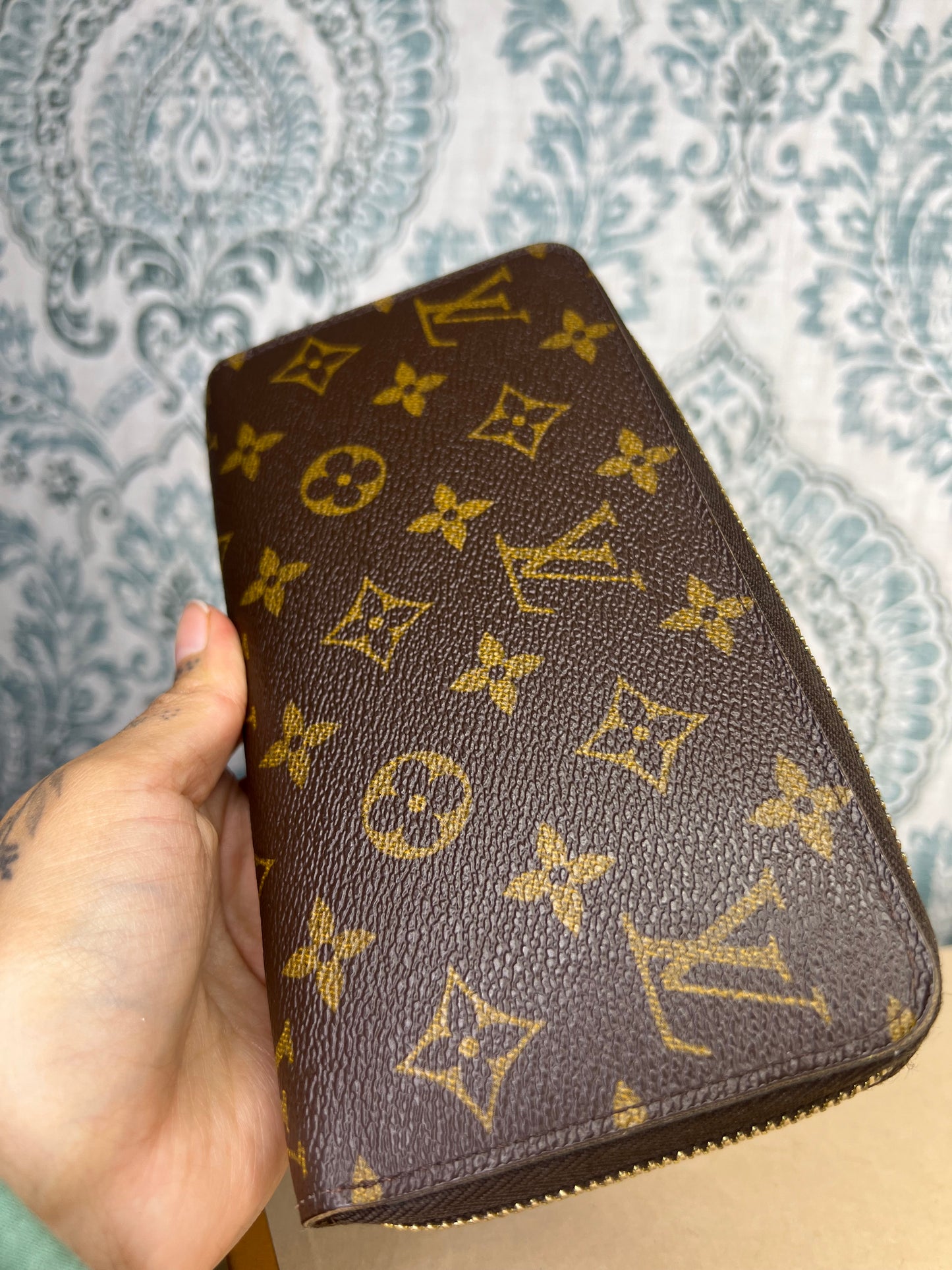 Louis Vuitton Zippy Wallet