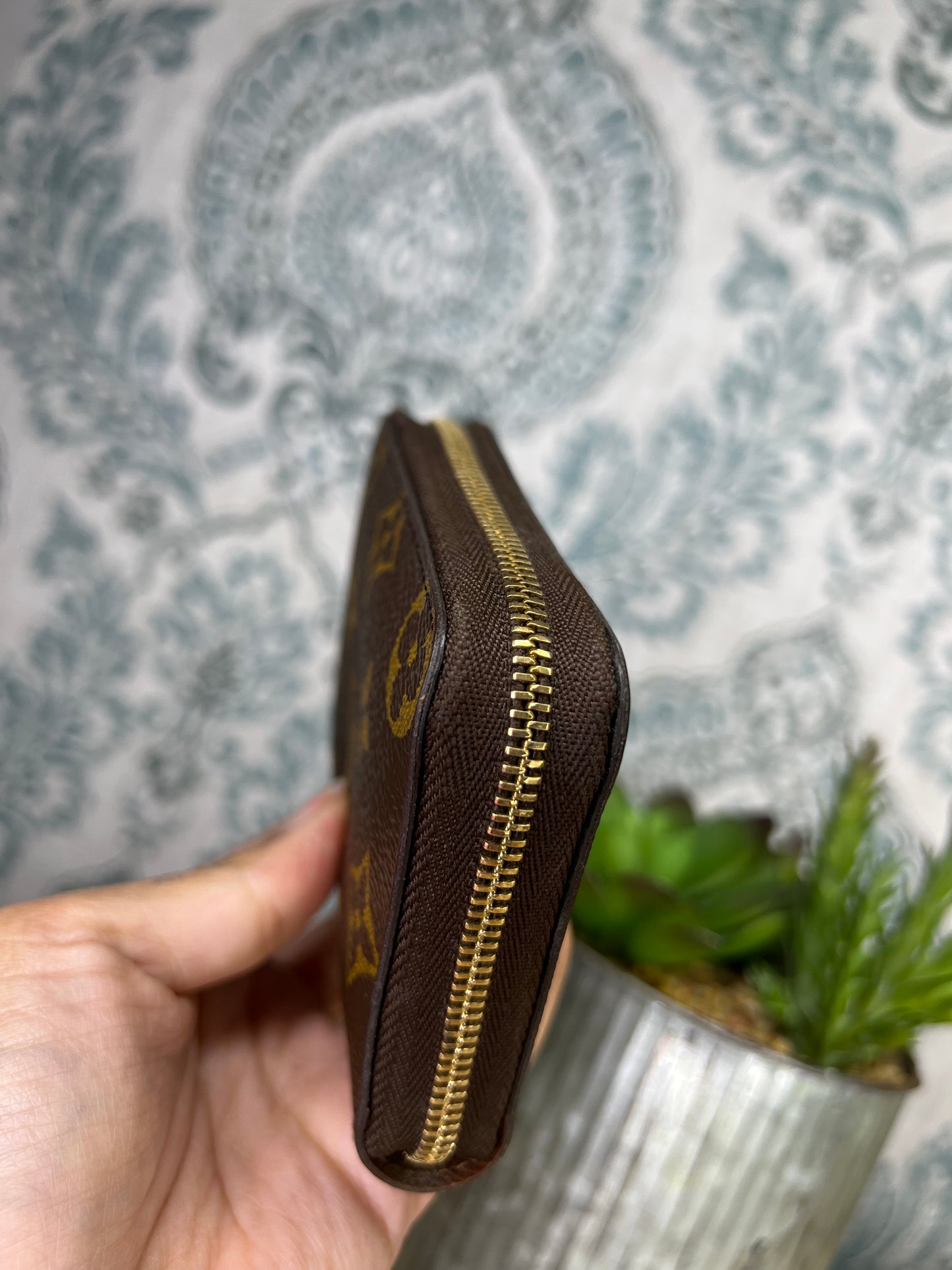 Louis Vuitton Zippy Coin Purse / Compact Wallet