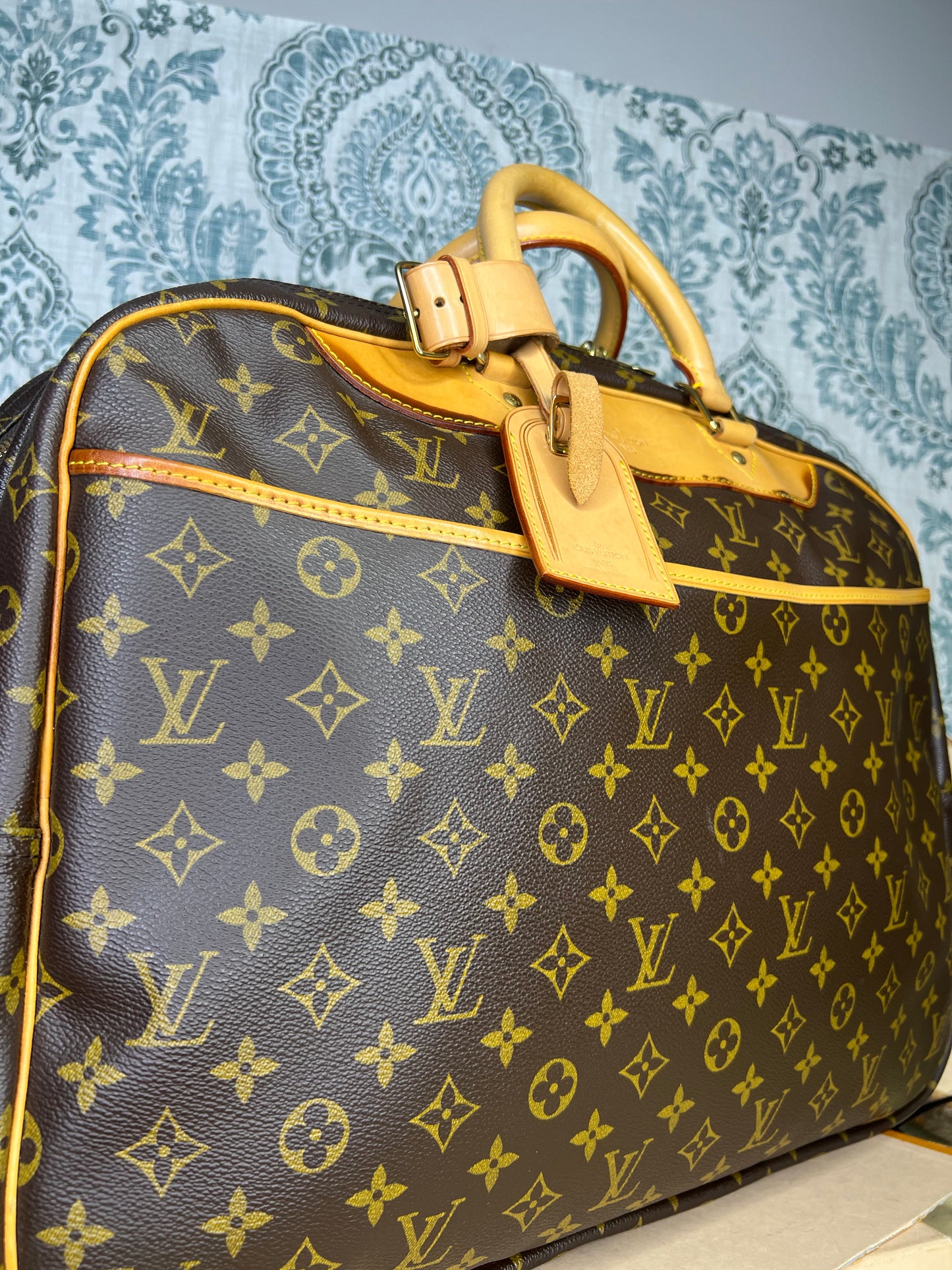 Louis Vuitton Alize 24