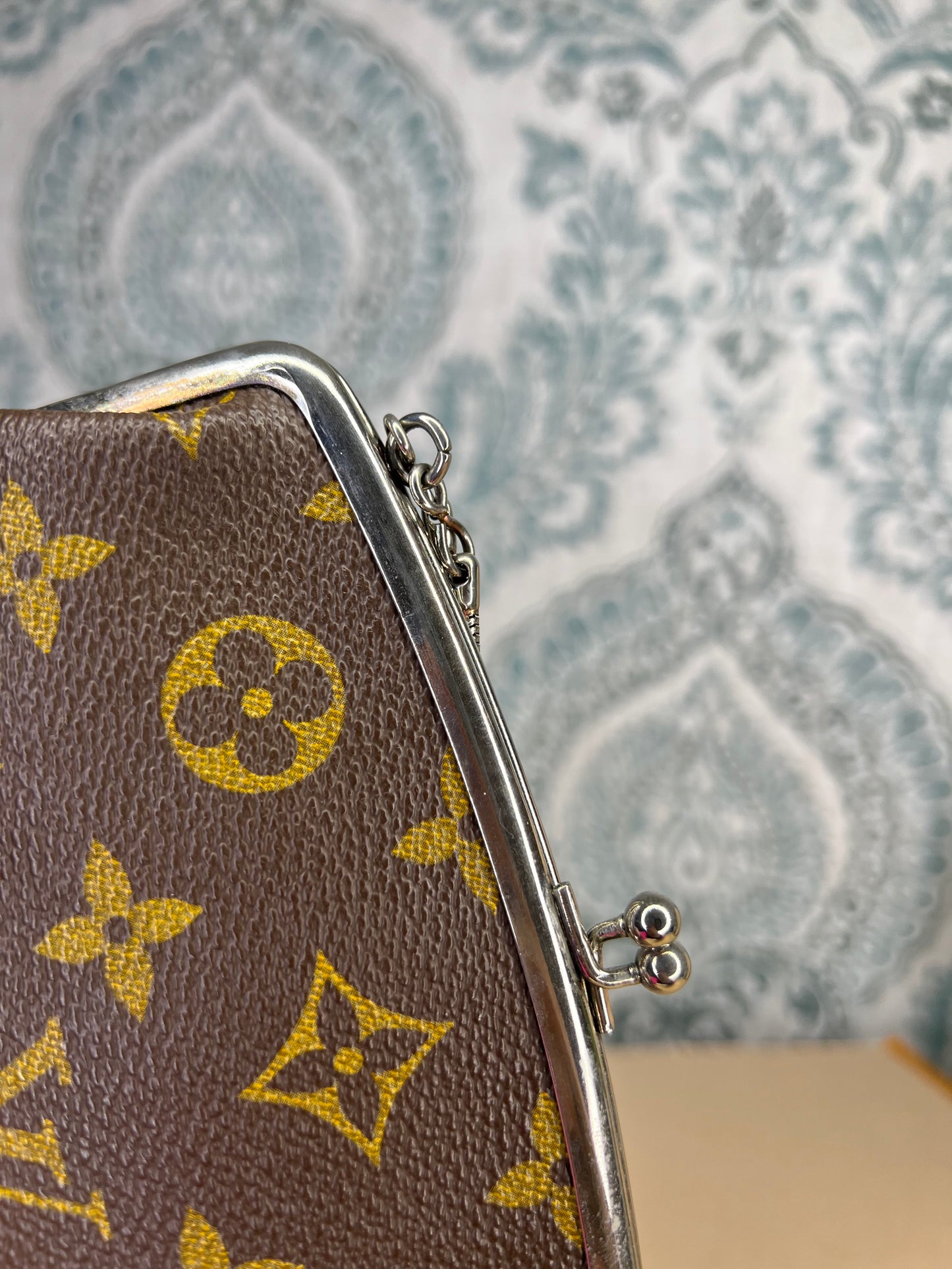 Louis Vuitton Kisslock Wristlet