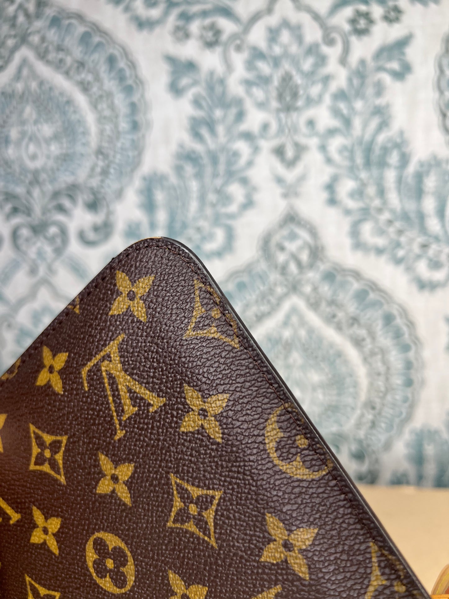 Louis Vuitton Neverfull MM Pochette