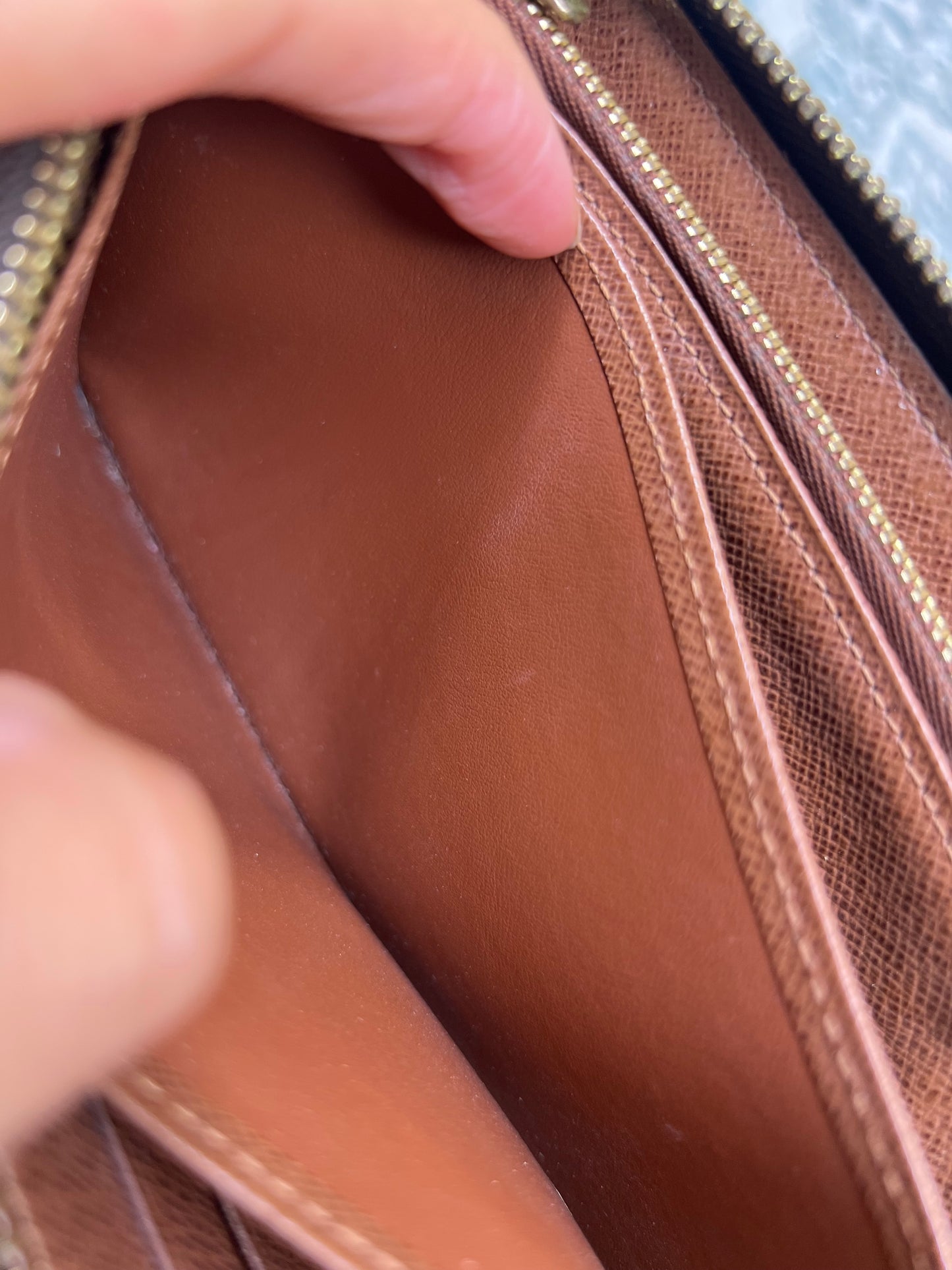 Louis Vuitton Zippy Wallet