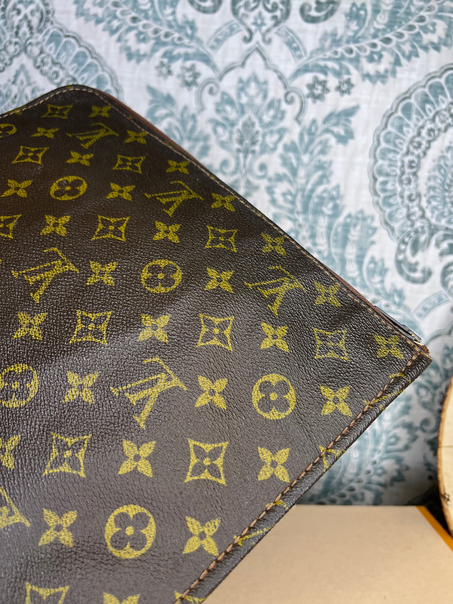 Louis Vuitton Poche Documents PM