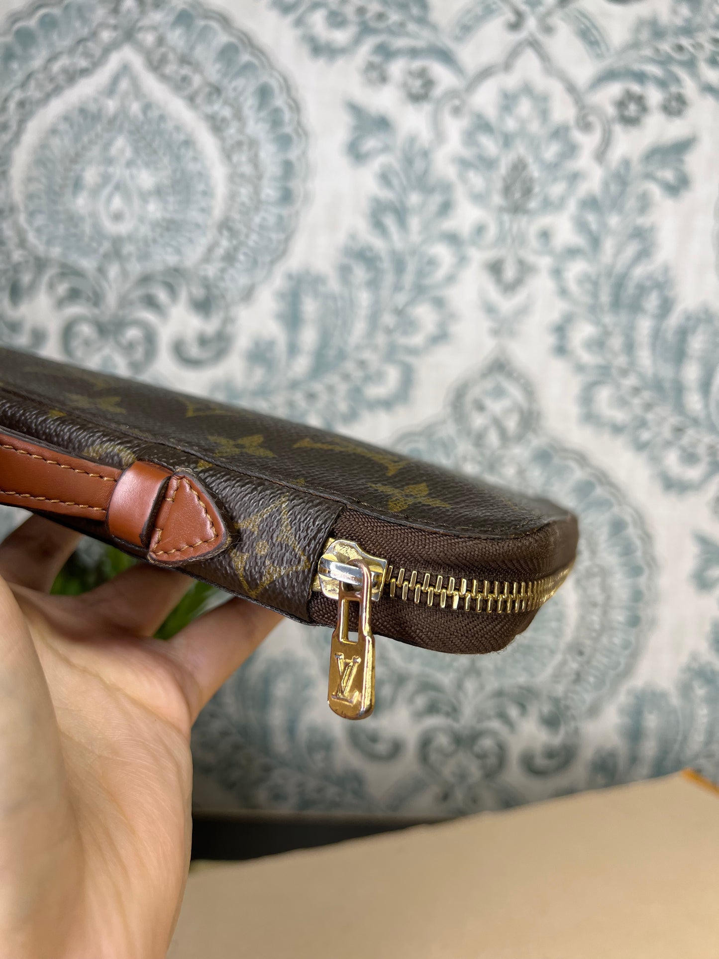 Escapade Travel Organizer