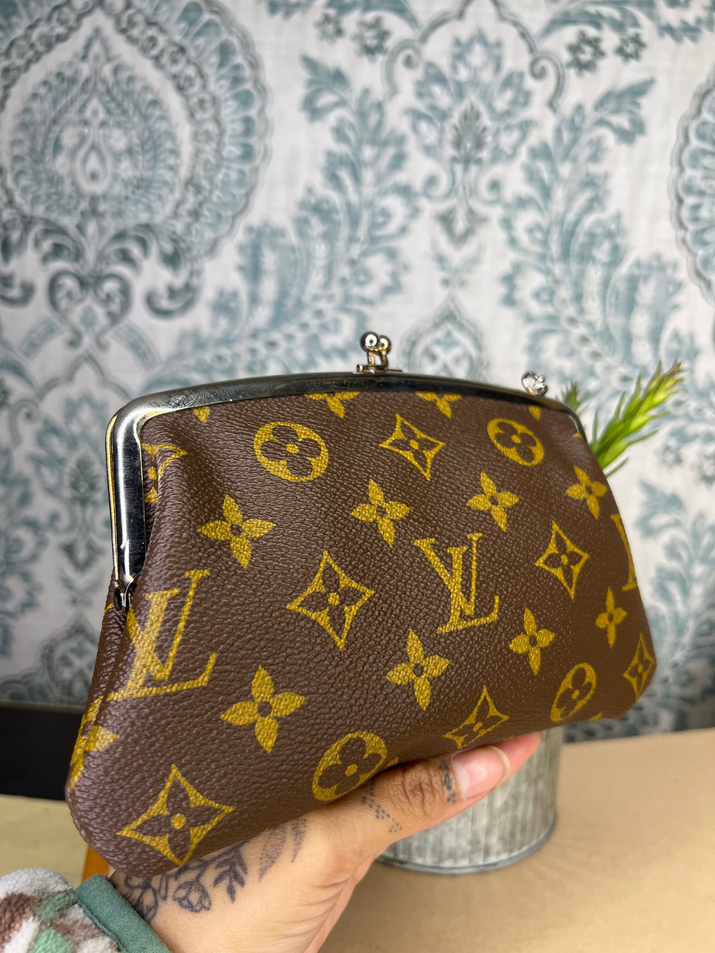 Louis Vuitton French Company Kisslock Pouch