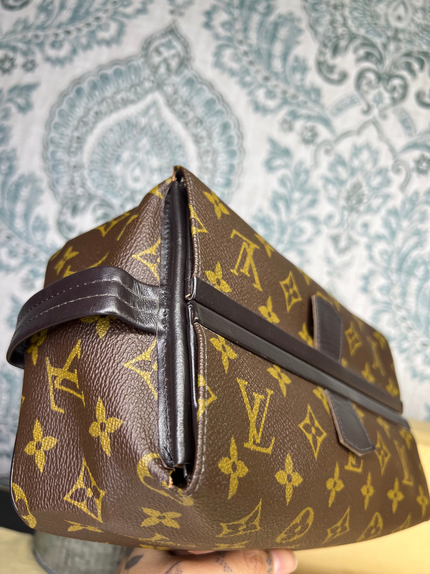 Louis Vuitton Toiletry / Dopp Kit