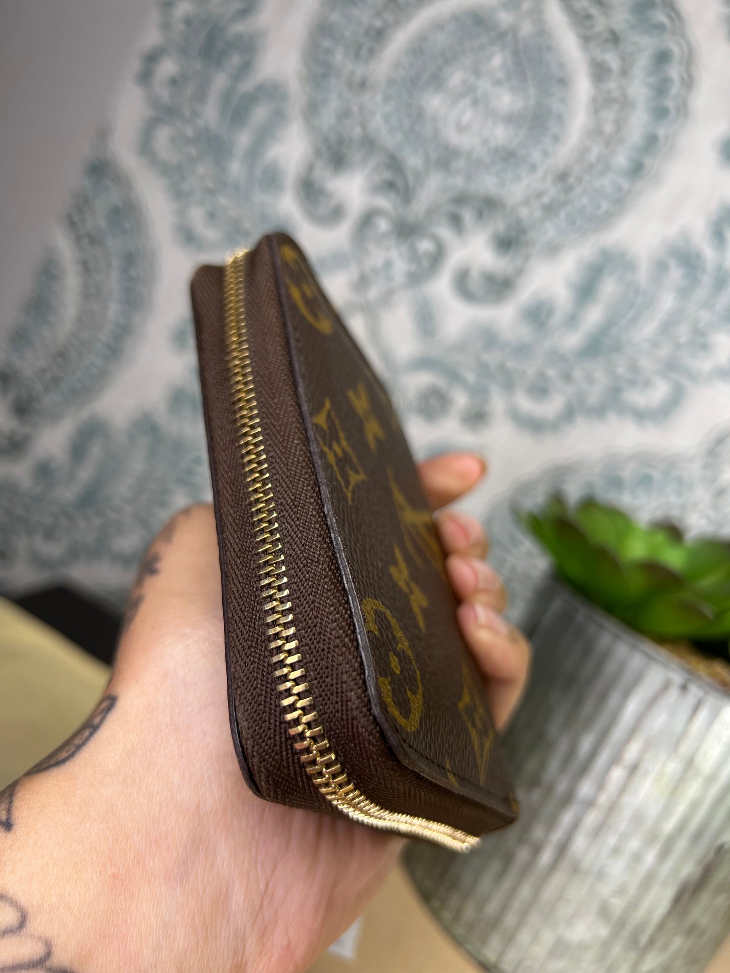 Louis Vuitton Zippy Coin Purse / Compact Wallet