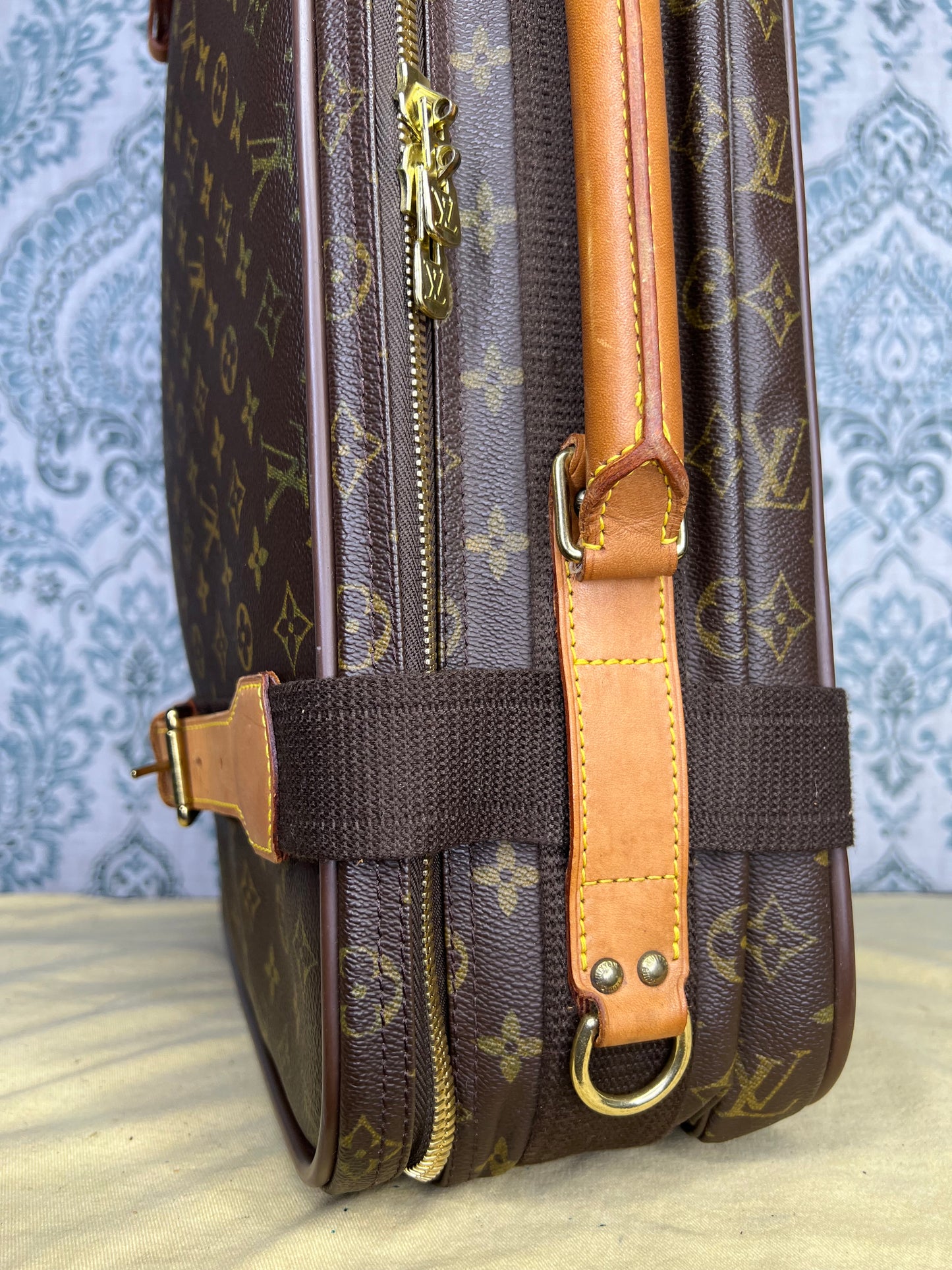 Satellite 53 Suit Case