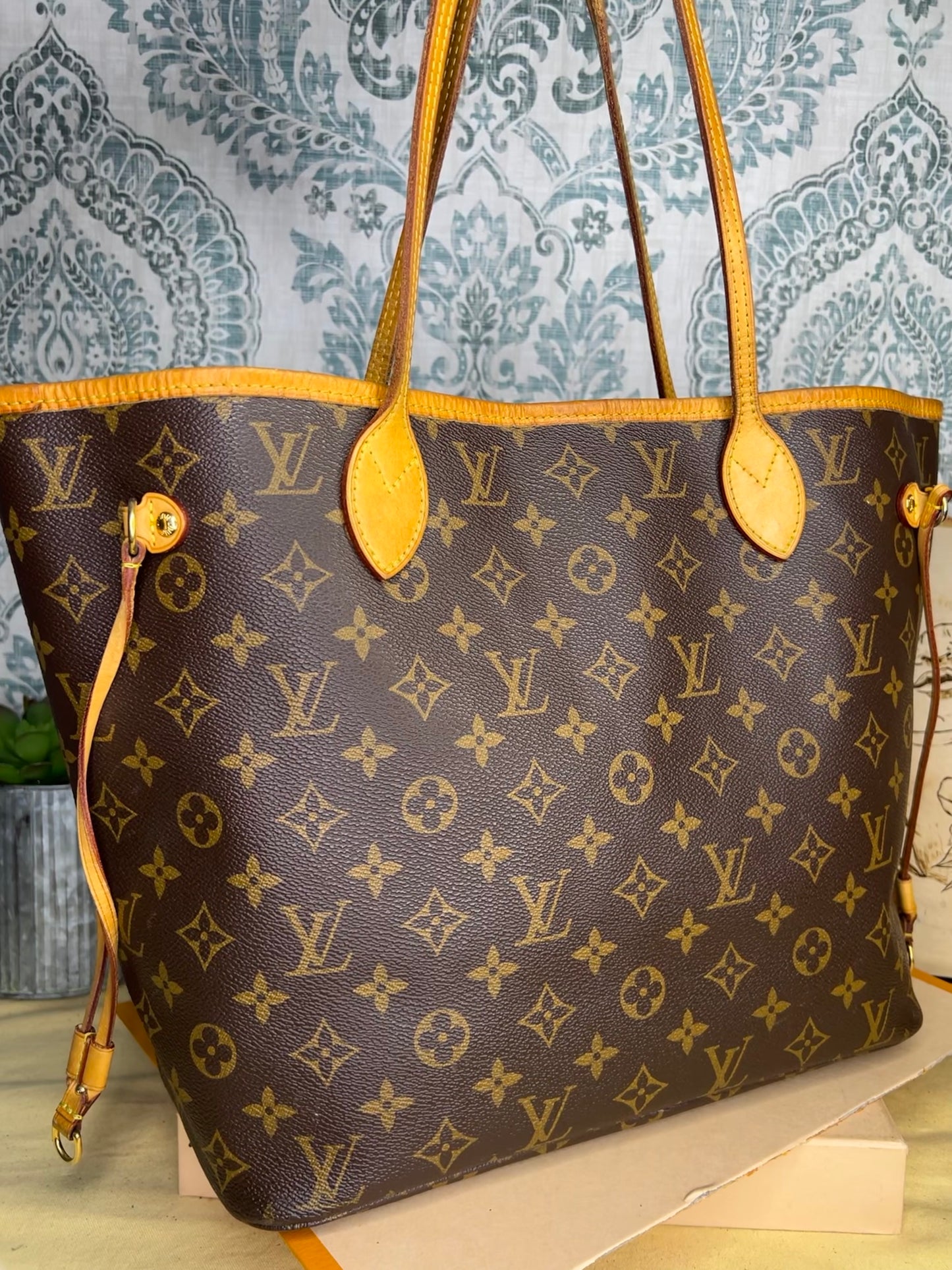 Louis Vuitton Neverfull Pivoine