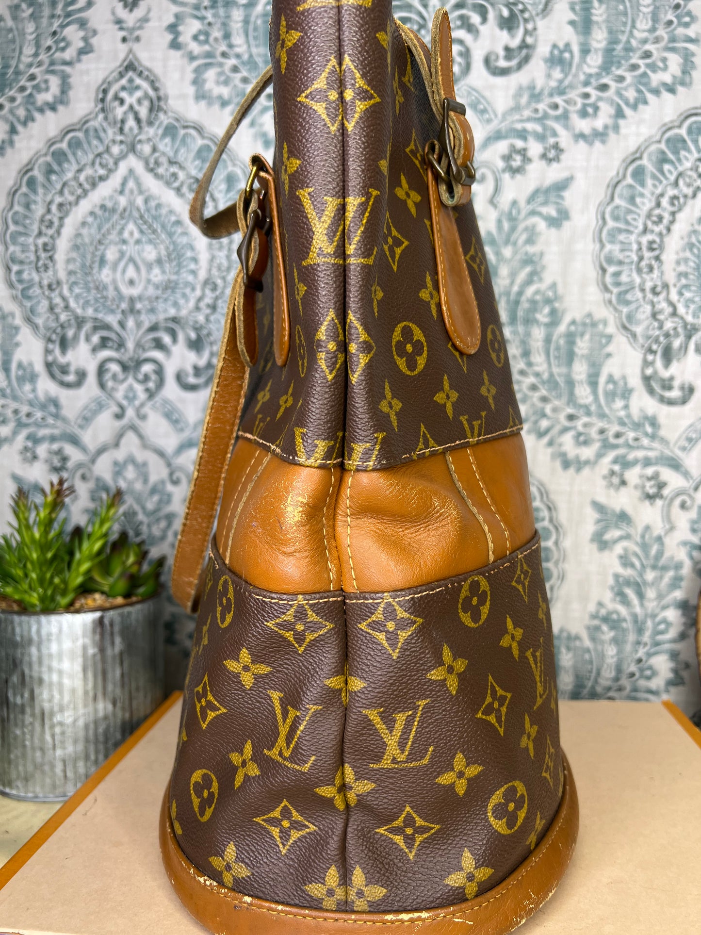 Louis Vuitton French Company Bucket GM