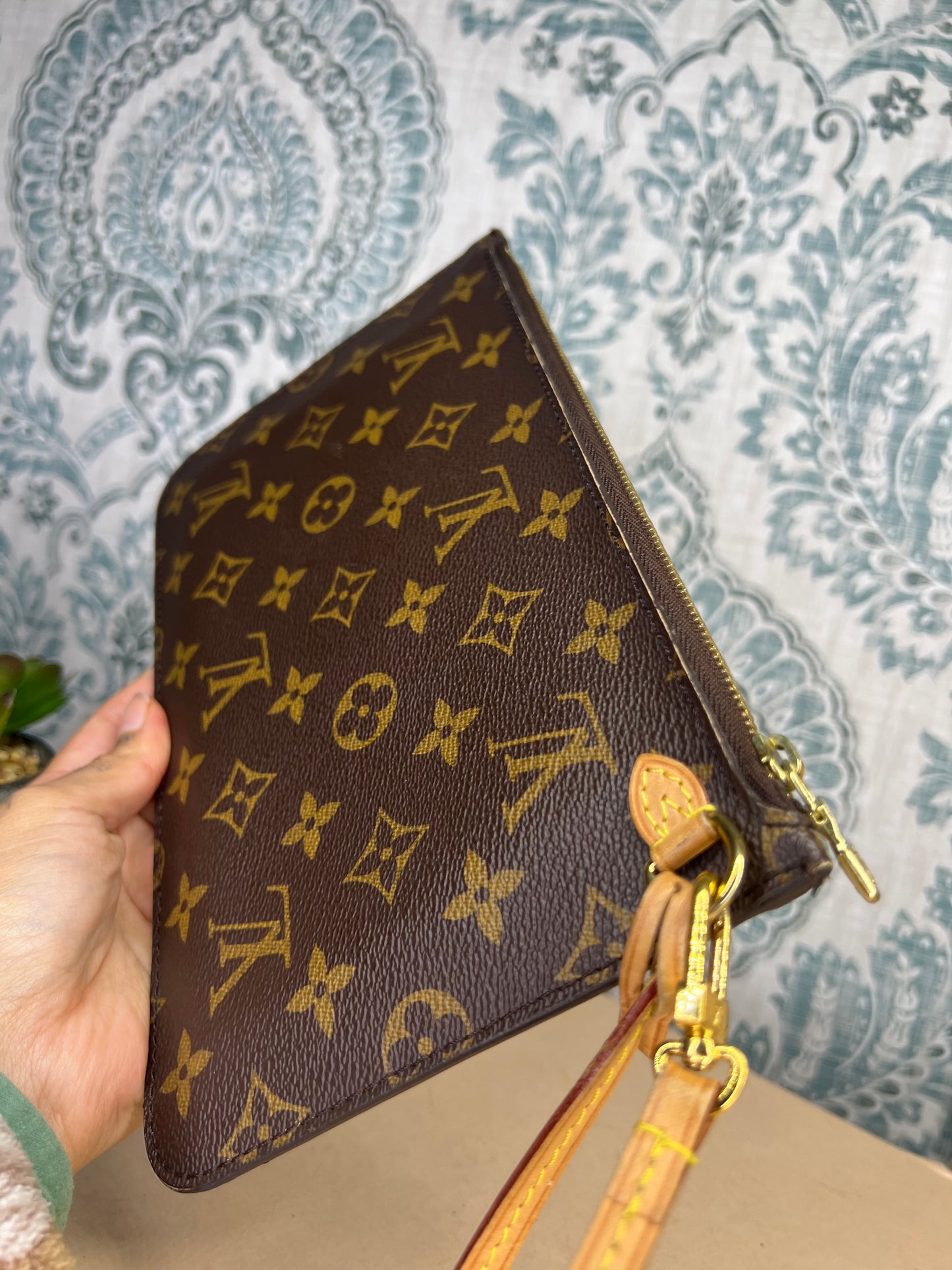 Louis Vuitton Neverfull MM Pochette