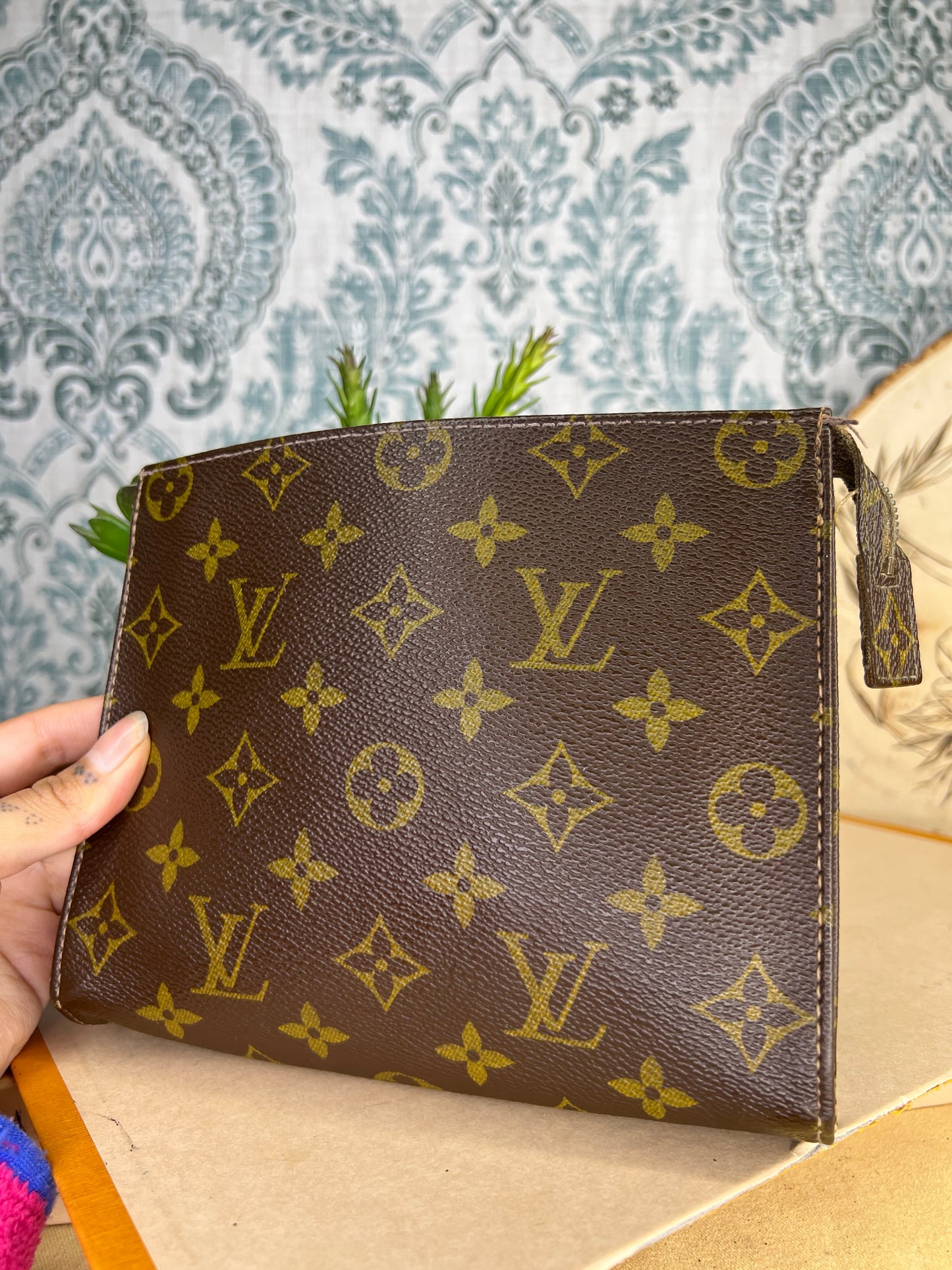 Louis Vuitton French Company Toiletry 19