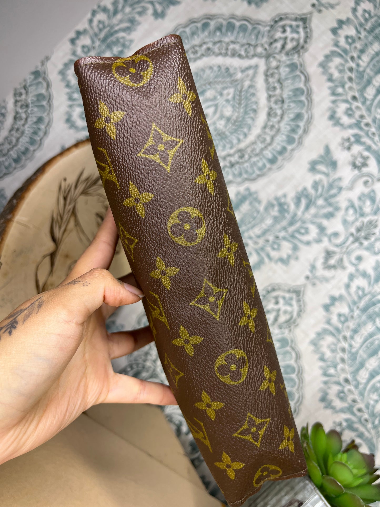 Monogram Toiletry 26