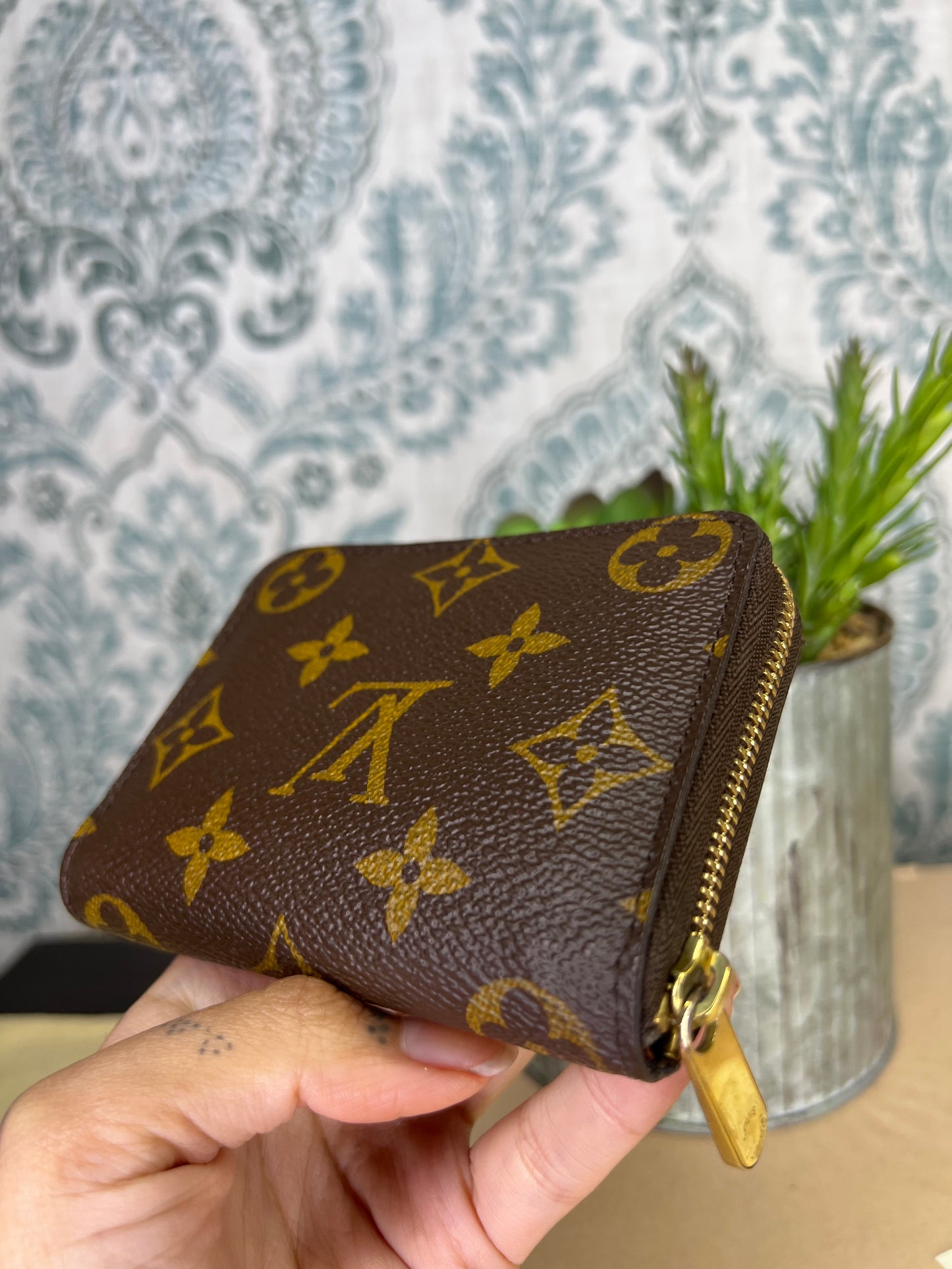 Louis Vuitton Zippy Coin Purse / Compact Wallet