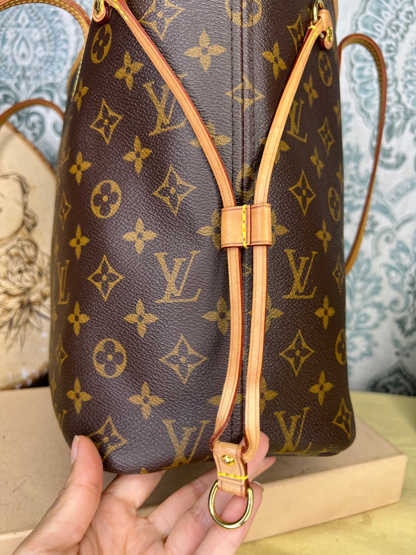Neverfull MM Cherry Red