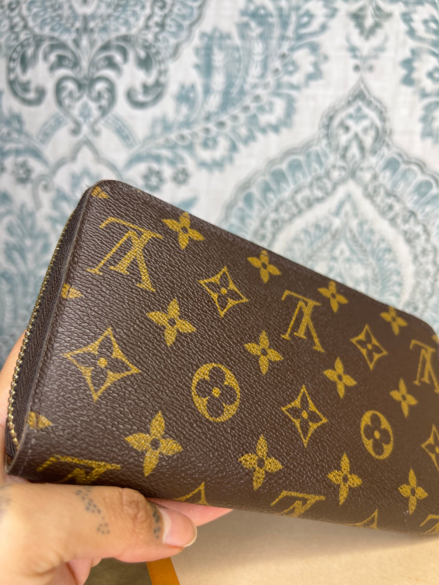 Louis Vuitton Zippy Wallet