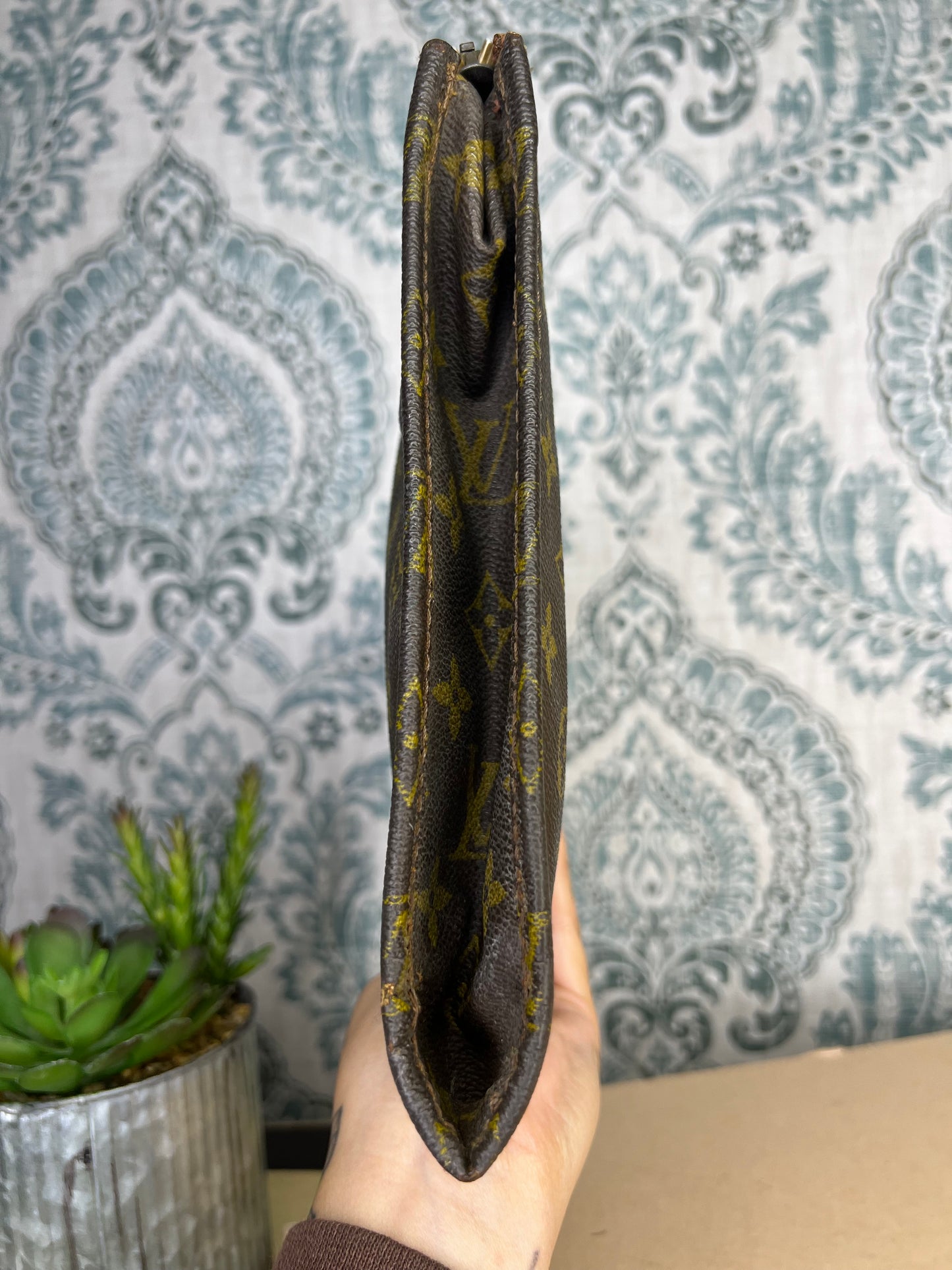 Louis Vuitton Poche Documents PM