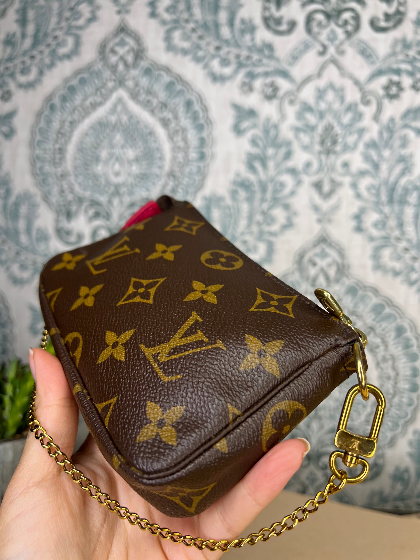 Louis Vuitton Holiday Limited Edition Mini Pochette