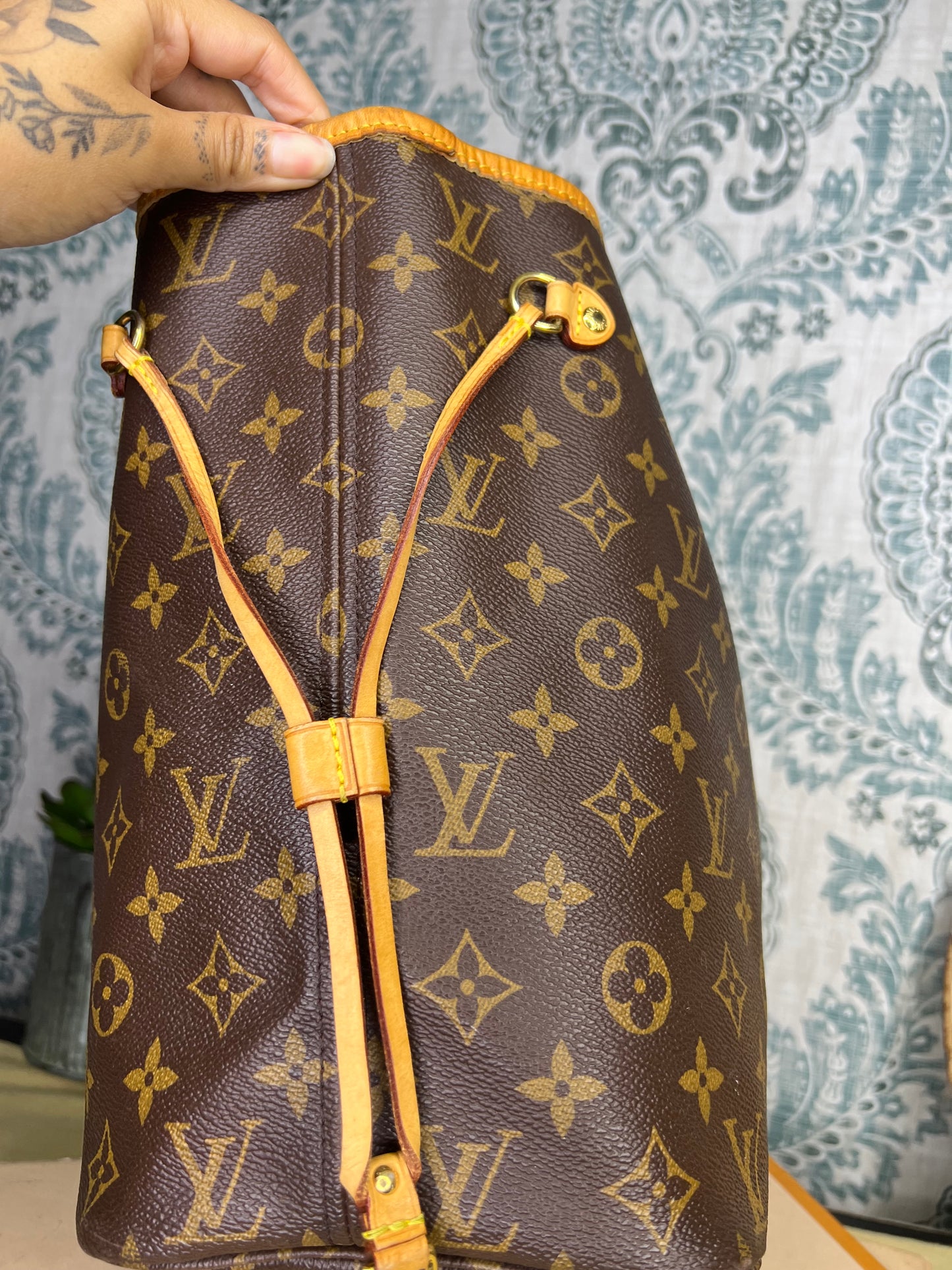 Louis Vuitton Neverfull Pivoine
