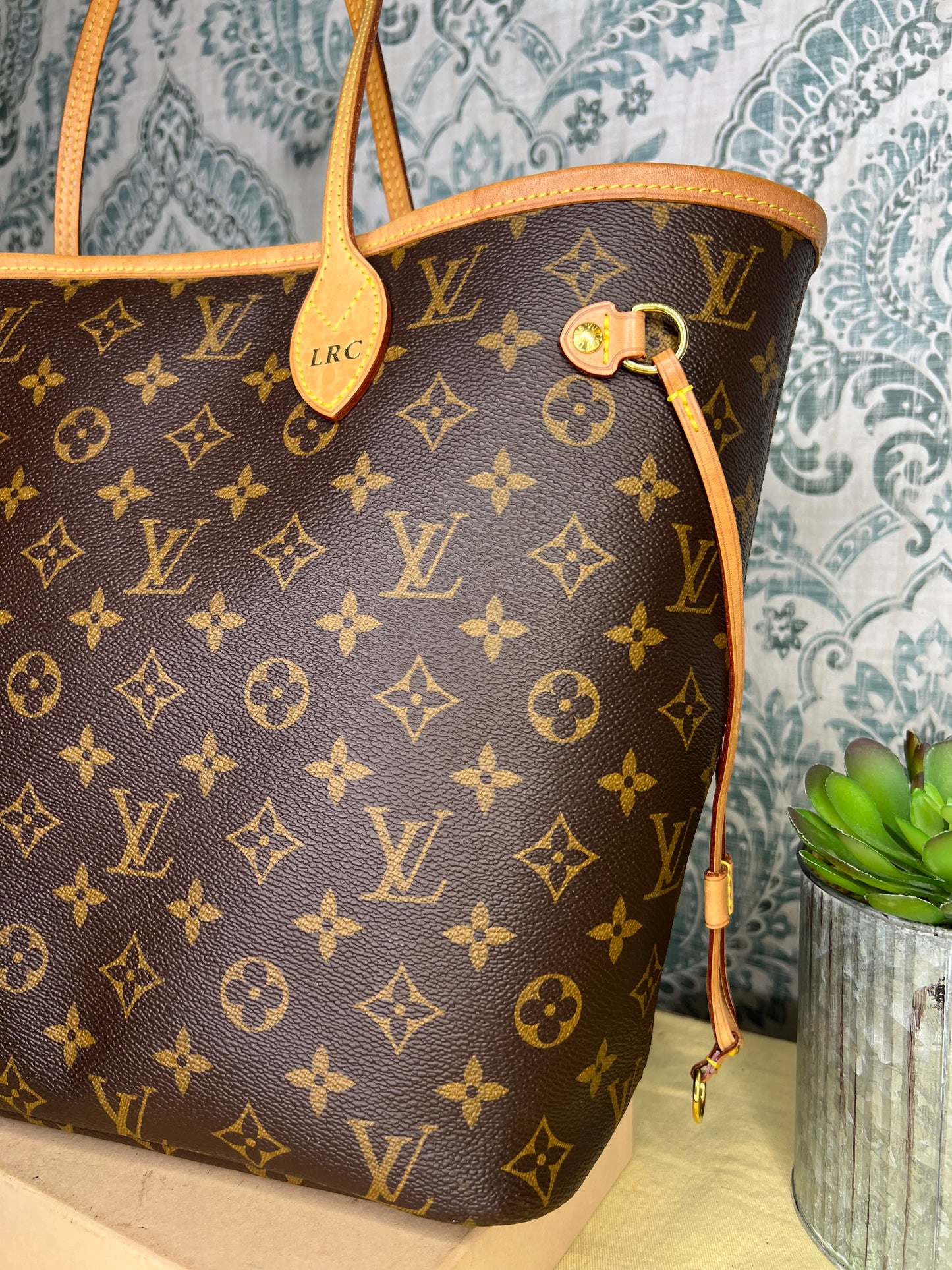 Neverfull MM Cherry Red